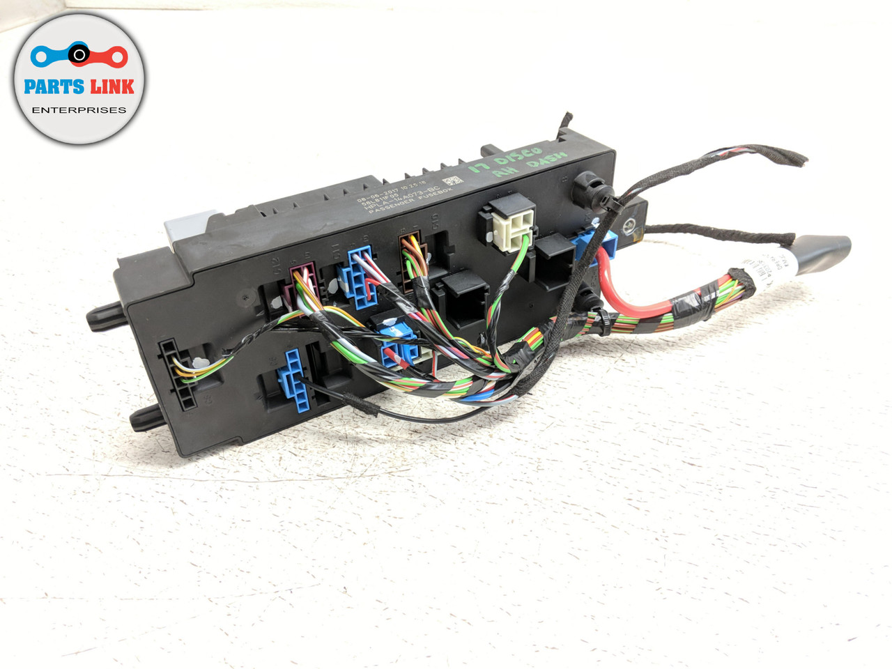2017 LAND ROVER DISCOVERY 5 L462 FRONT RIGHT DASH FUSE JUNCTION BOX