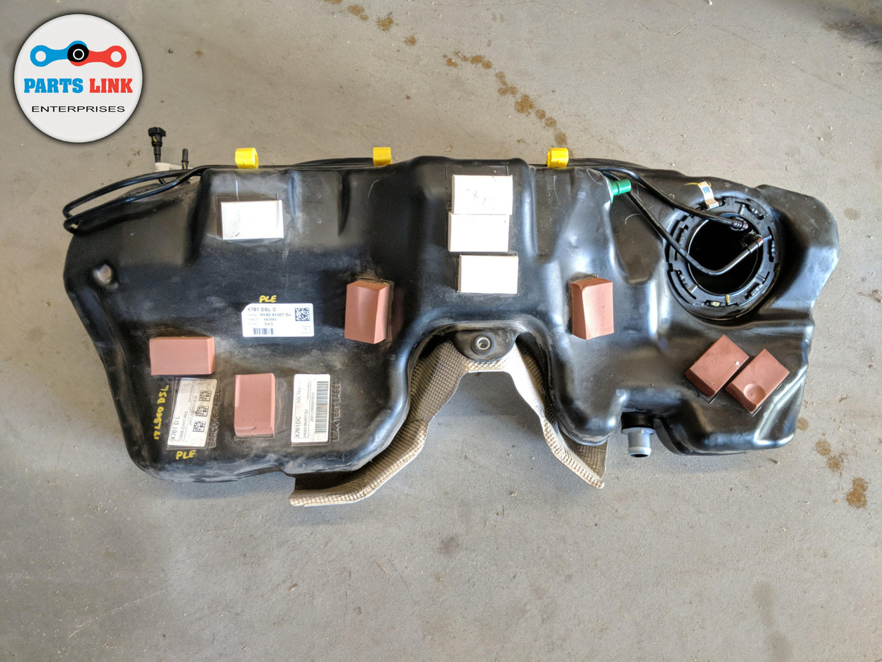 20182019 RANGE ROVER VELAR L560 DIESEL FUEL TANK RESERVOIR HEAT SHIELD