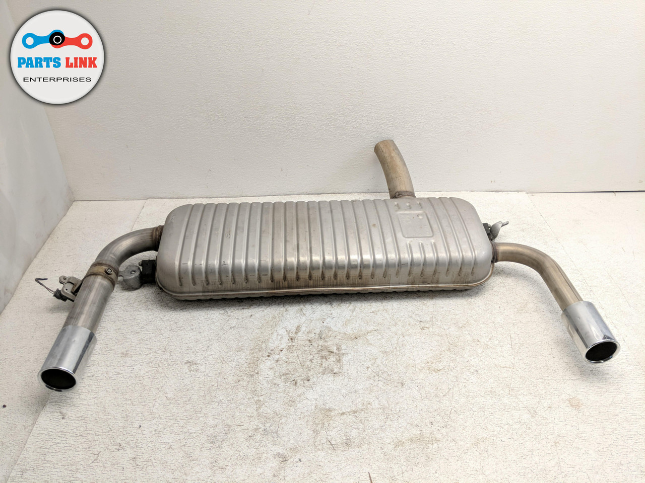 20162019 BMW X1 F48 XDRIVE28I REAR EXHAUST MUFFLER BAFFLE WALL TIPS