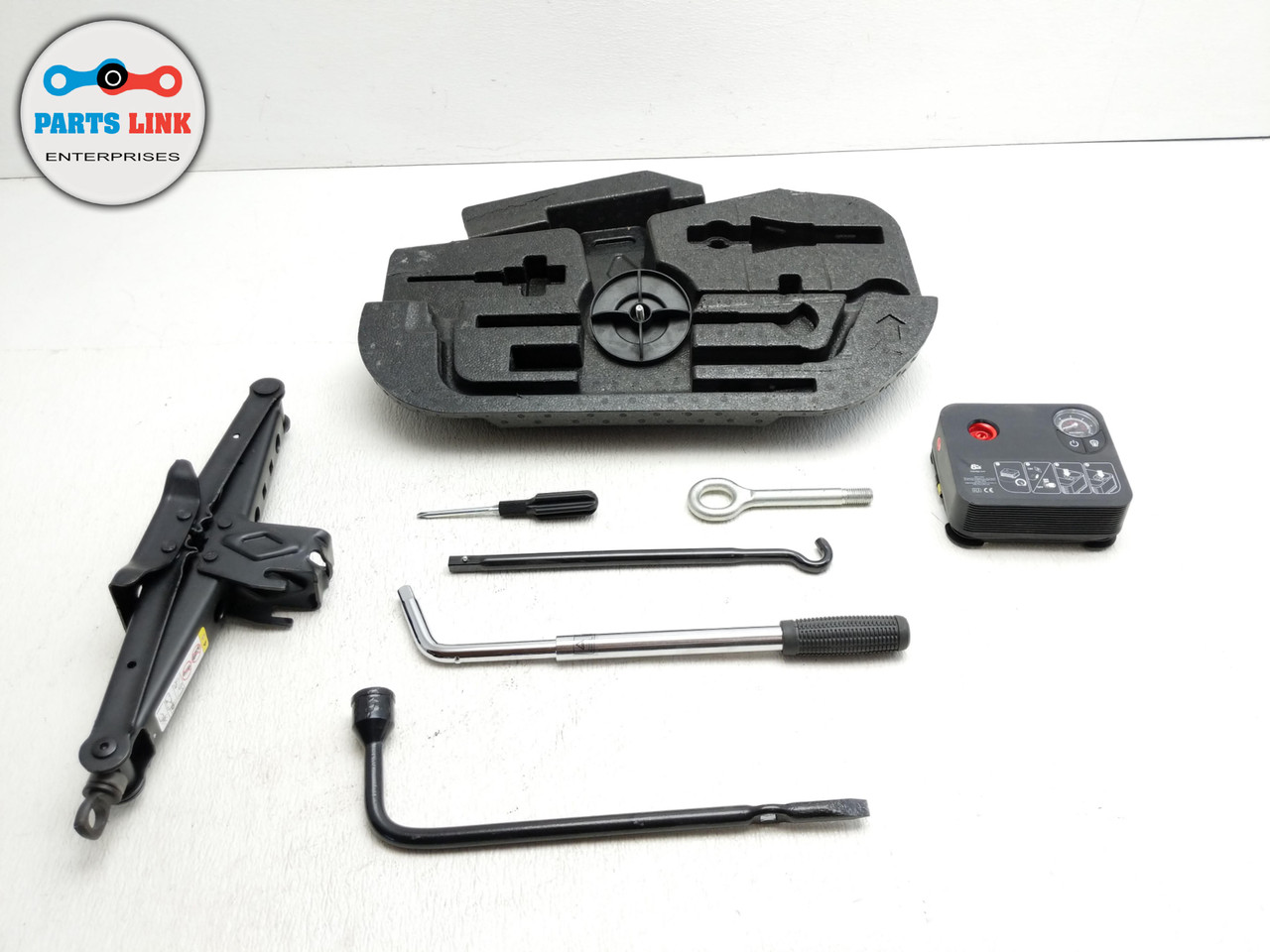 1720 MASERATI LEVANTE M161 TRUNK SPARE EMERGENCY JACK LIFT TOOL