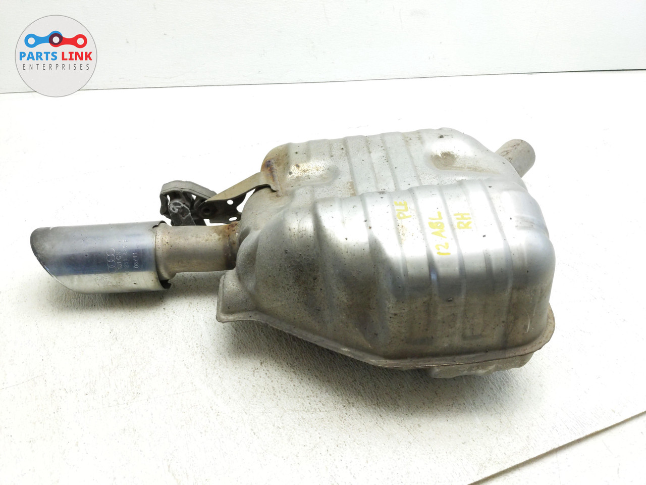 REAR RIGHT PASSENGER EXHAUST MUFFLER BAFFLE TAIL PIPE 201112 AUDI A8L D4 4.2L