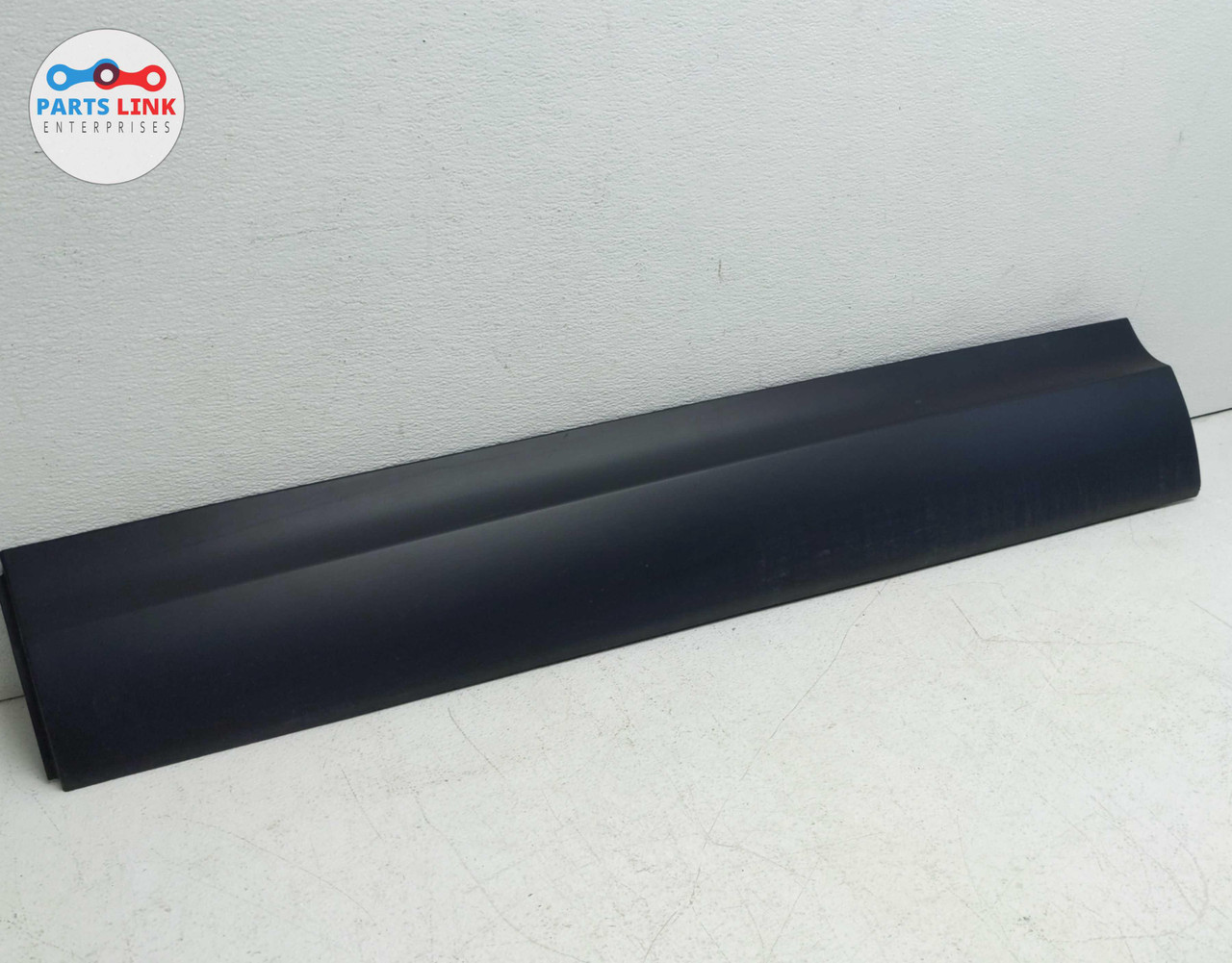 17-19 LAND ROVER DISCOVERY 5 L462 FRONT LEFT DRIVER DOOR LOWER MOLDING ...