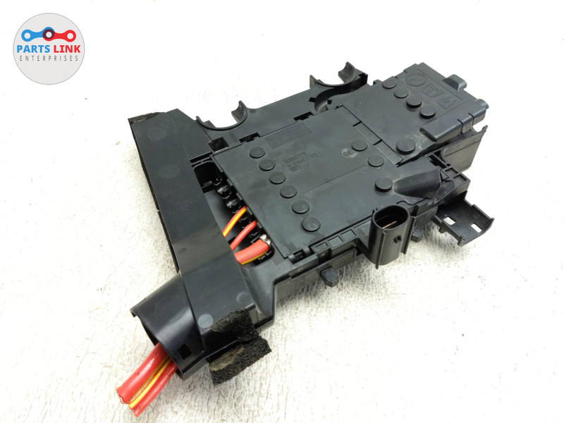 2016 VOLVO XC90 2.0L FRONT LEFT APRON BATTERY CABLE TERMINAL FUSE BOX