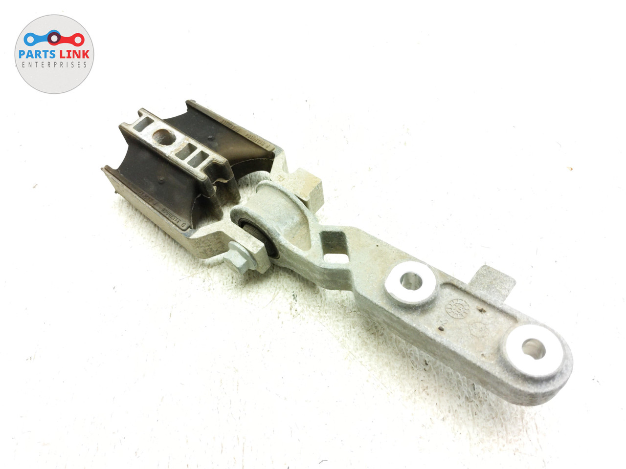 2016-2020 VOLVO XC90 T5 LOWER TRANSMISSION MOTOR MOUNT TORQUE ROD STRUT ...