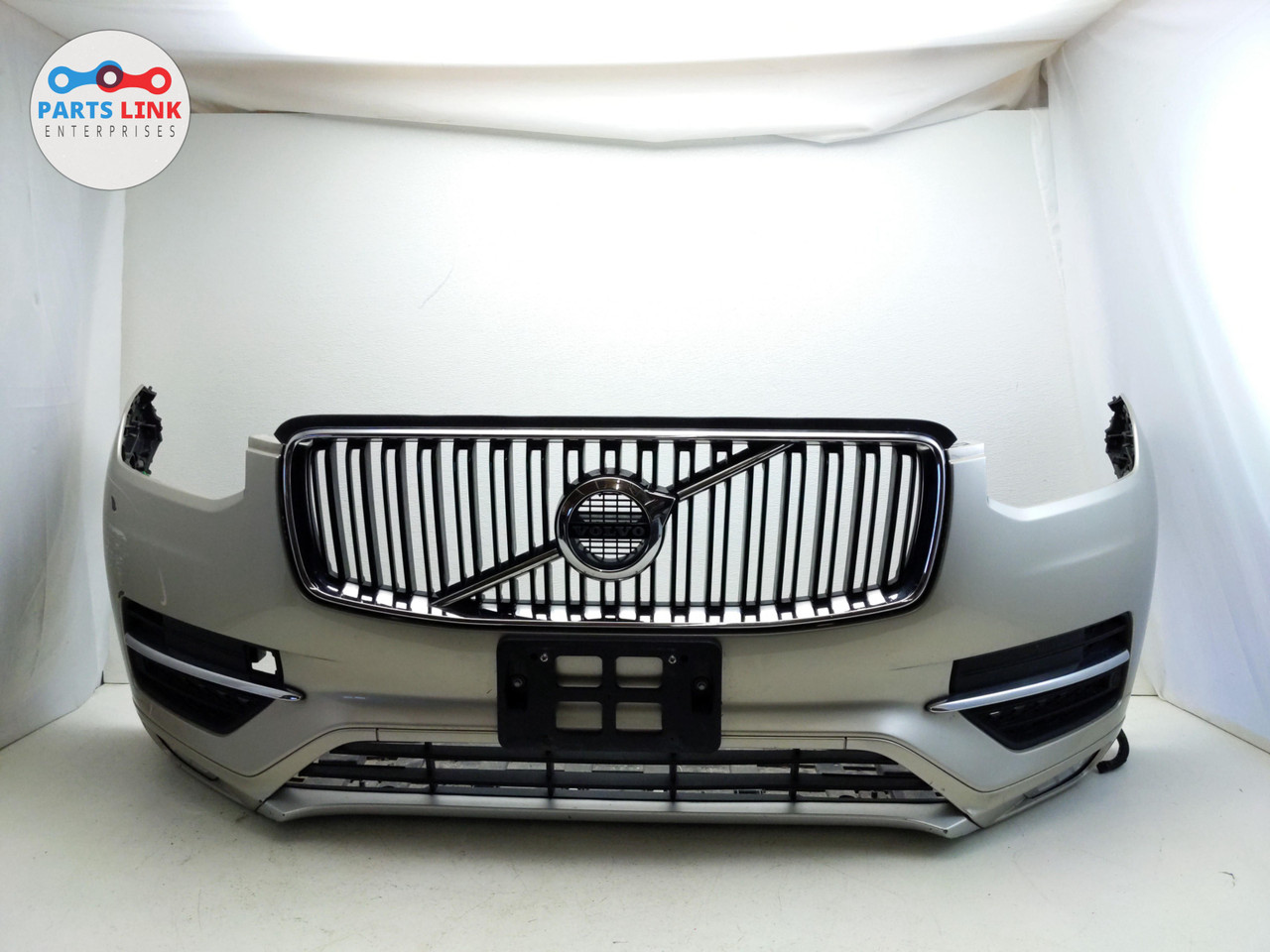 2016-2019 VOLVO XC90 MOMENTUM FRONT BUMPER COVER GRILL TRIM