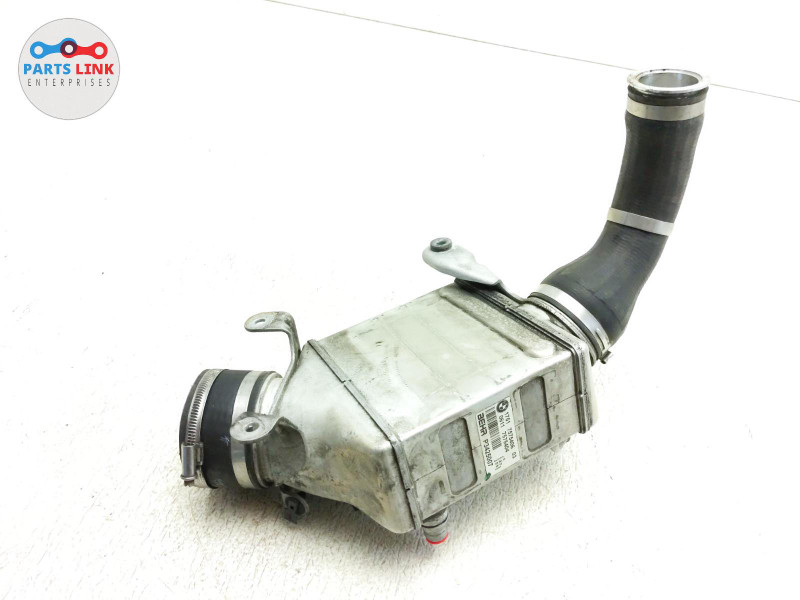 1418 BMW X5 F15 4.4L TURBO RIGHT INTERCOOLER RADIATOR INTAKE HOSE PIPE