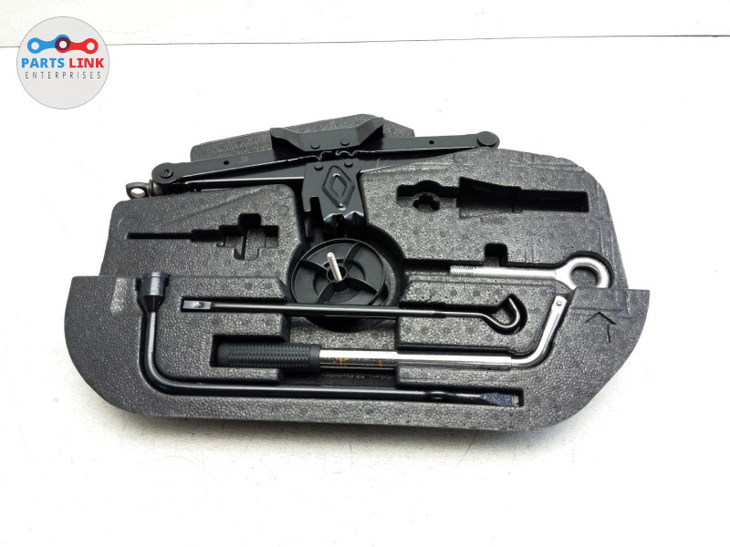 20172020 MASERATI LEVANTE SQ4 TRUNK TOOL JACK CAR LIFT SPARE EMERGENCY