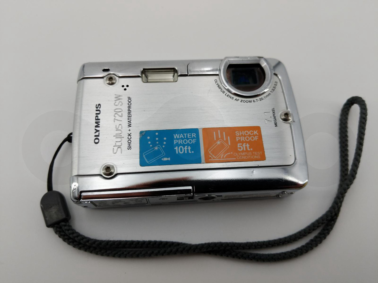OLYMPUS STYLUS 720 SW ULTRA SLIM 3X OPTICAL ZOOM WATERPROOF 7.1MP