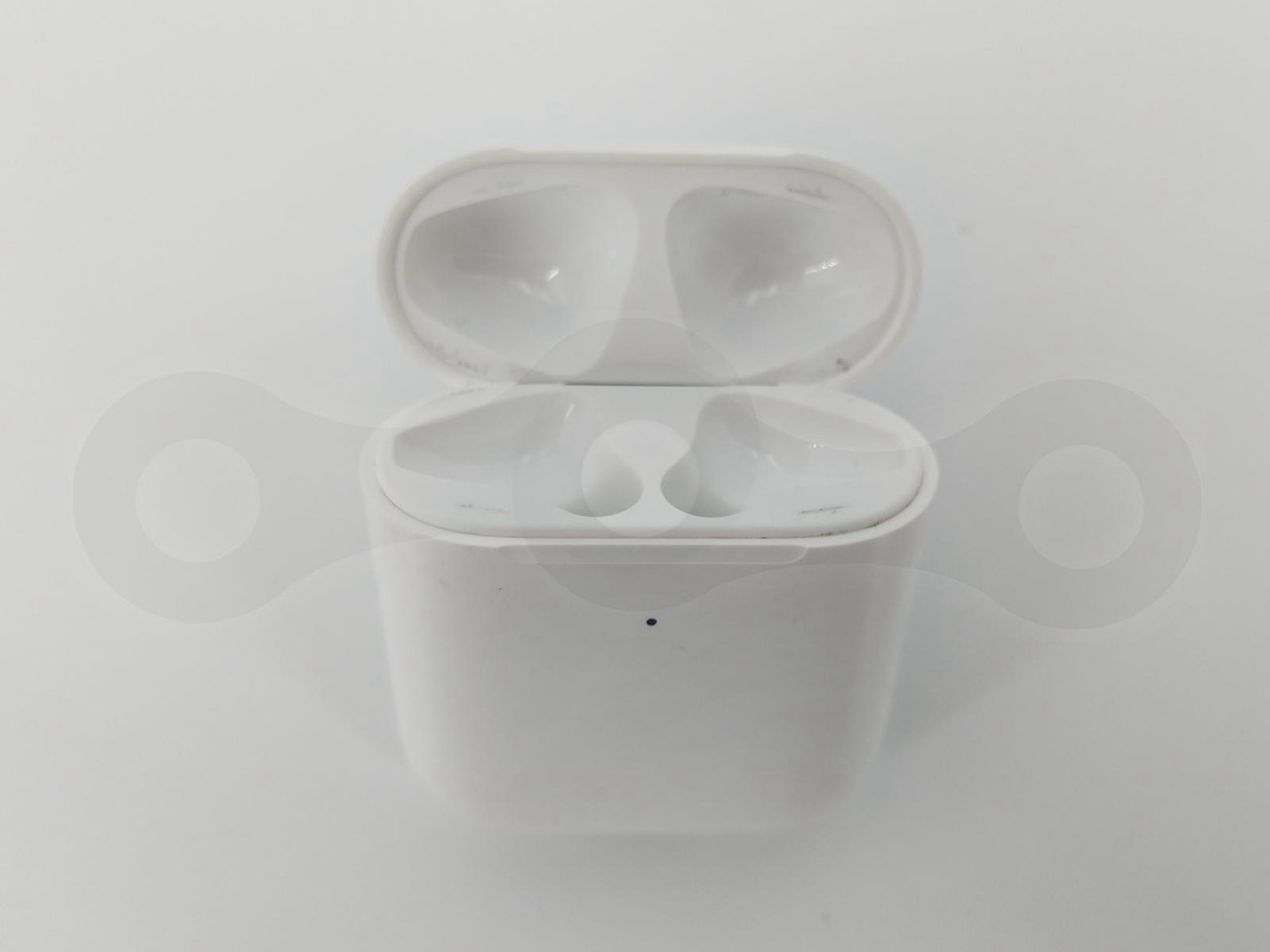 APPLE AIRPODS 2ND GENERATION GENUINE CHARGING CASE ONLY A1938 REPLACEMENT  WHITE