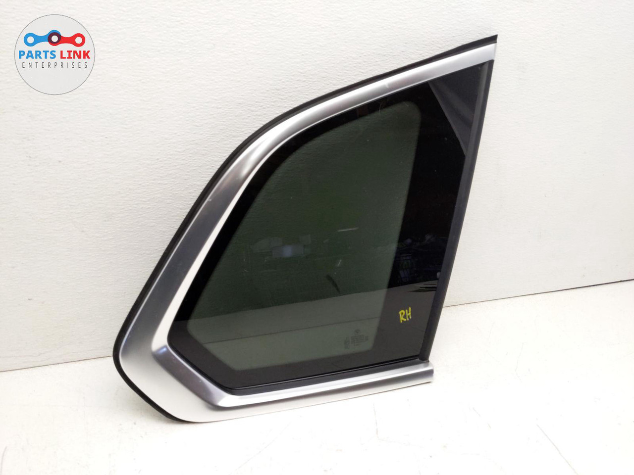 20192020 BMW X5 G05 REAR RIGHT QUARTER GLASS VENT CORNER WINDOW TRIM