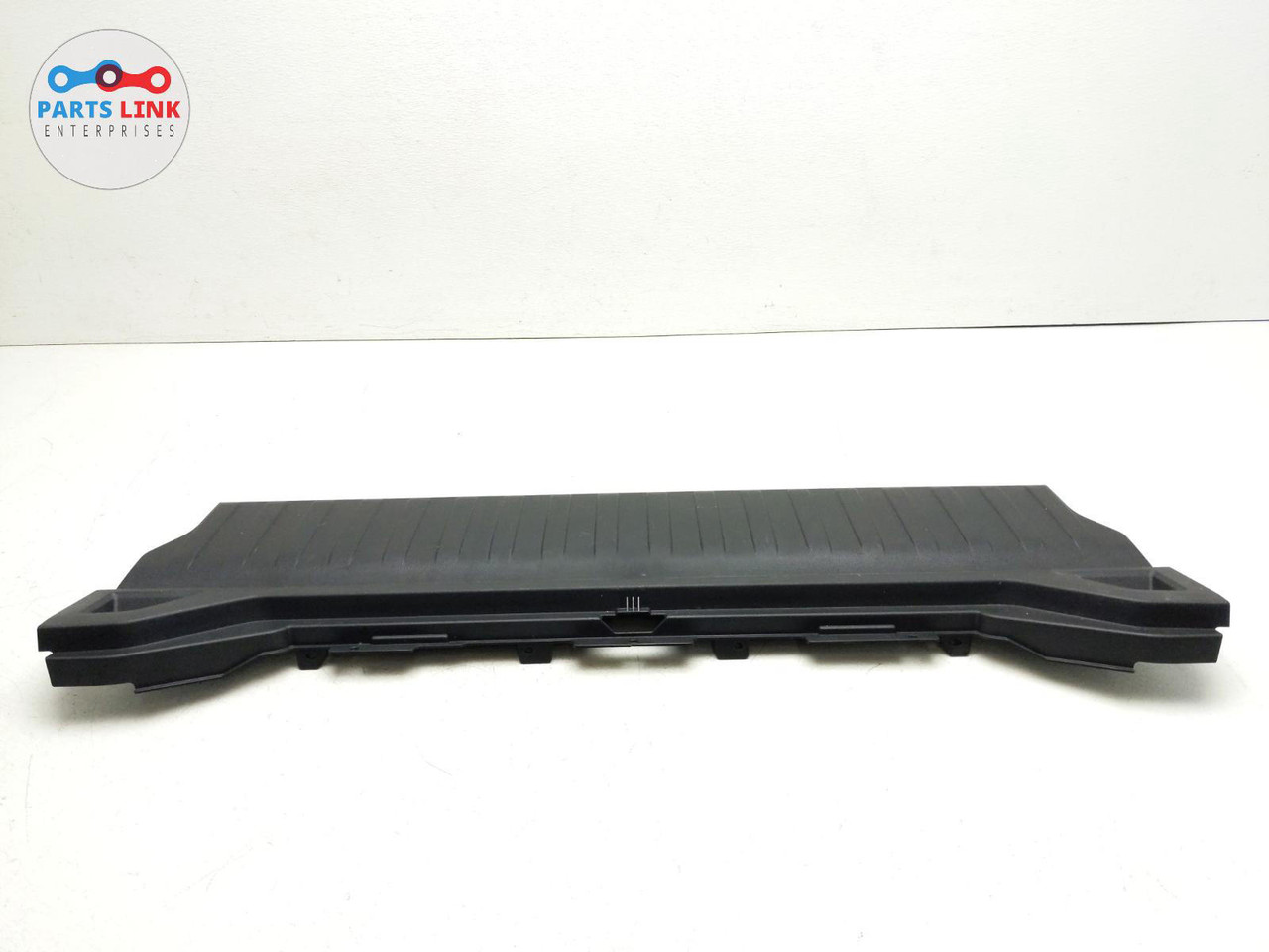 1920 BMW X5 G05 REAR LOWER LID TAILGATE CARGO LOCK SCUFF TRIM PANEL COVER PLATE