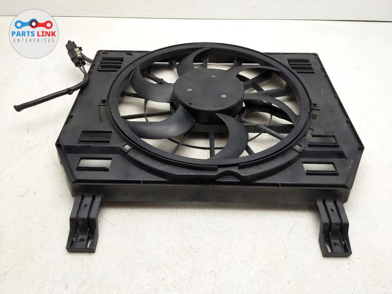 L494 20172021 RANGE ROVER SPORT AC CONDENSER ENGINE COOLING FAN SHROUD
