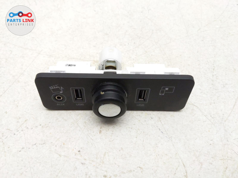 2013-2016 RANGE ROVER CENTER CONSOLE AUX USB INPUT JACK SOCKET SPORT ...