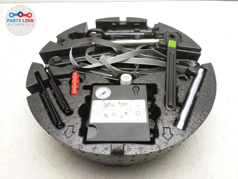 20192021 PORSCHE CAYENNE TOOL SPARE JACK LIFTING COMPRESSOR KIT HOLDER