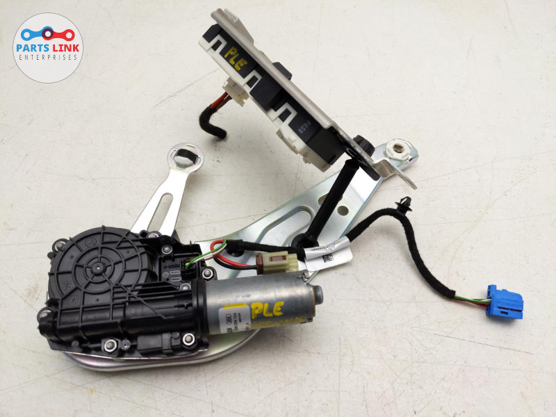 201417 MERCEDES S550 POWER TRUNK DECK LID OPENER MECHANISM PULL DOWN MOTOR W222