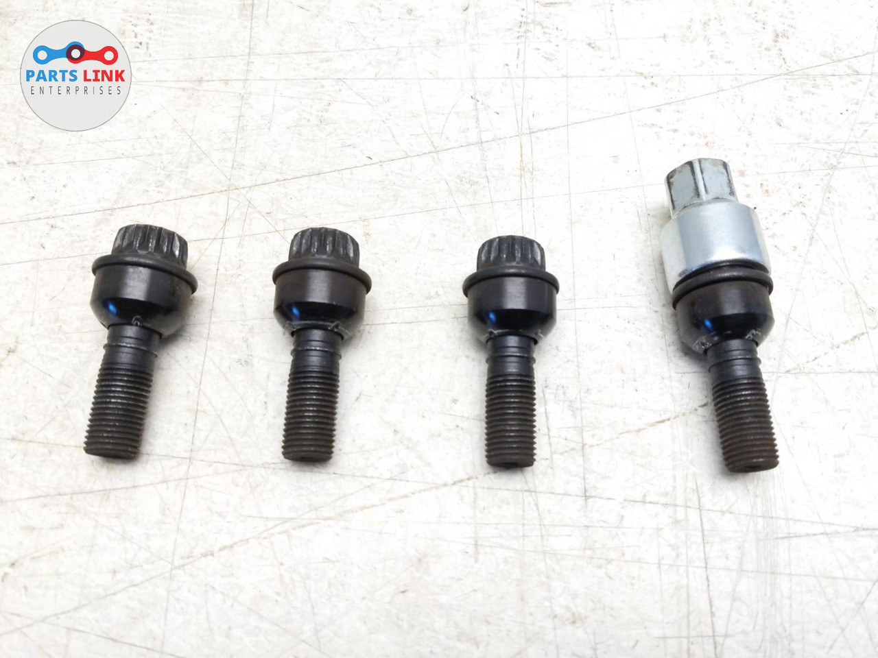 201620 BENTLEY BENTAYGA WHEEL RIM BOLT LUG NUT LOCK LOCKING KEY SET