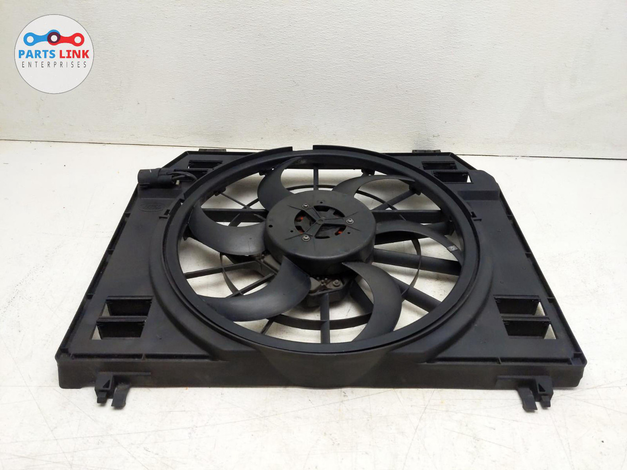 201316 RANGE ROVER L405 AC CONDENSER RADIATOR FAN MOTOR BLADE SHROUD