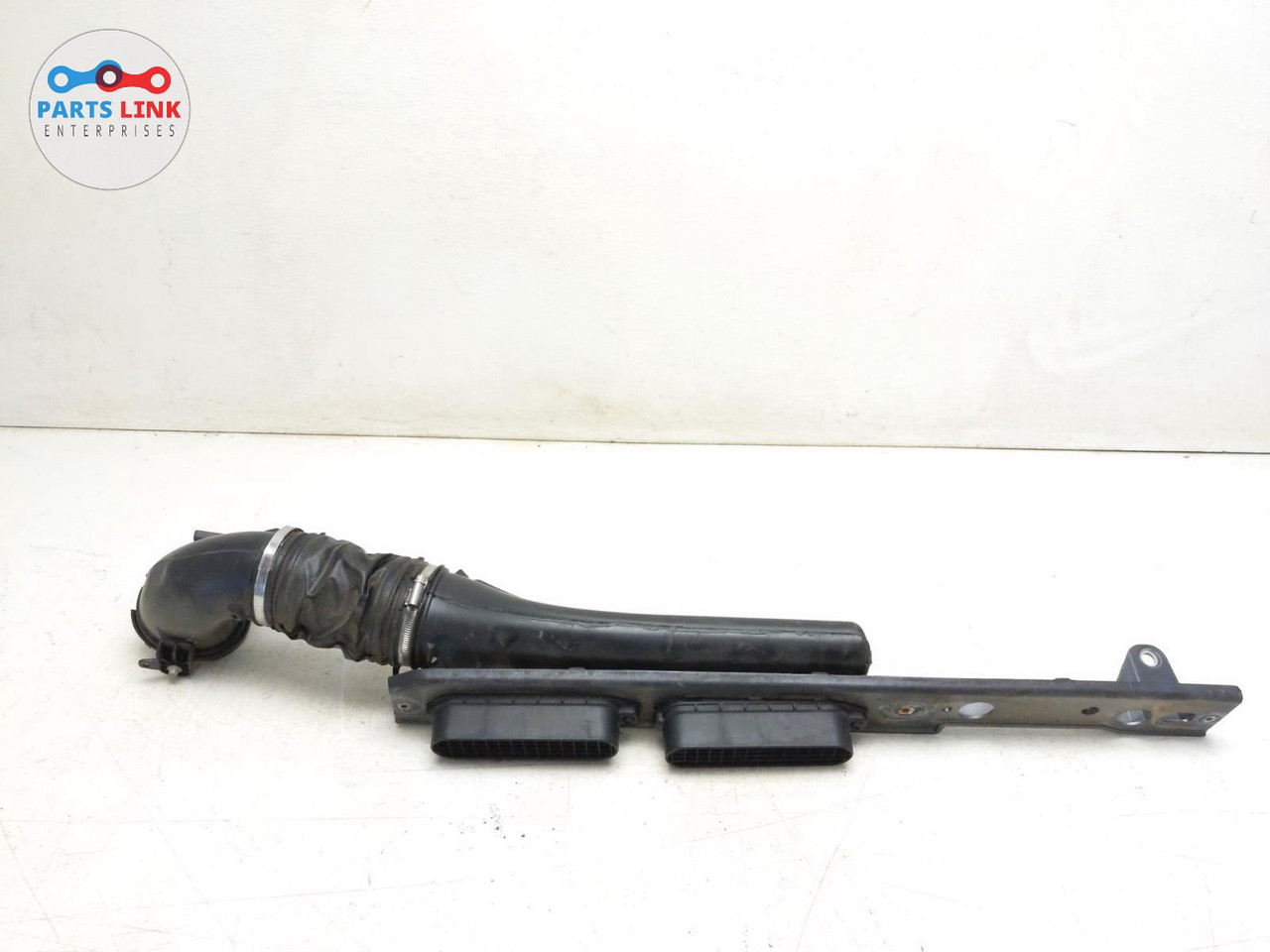 Land Rover Intake Fender 2014-22 RANGE ROVER SPORT FRONT RIGHT AIR DUCT FENDER INTAKE BRACKET ...