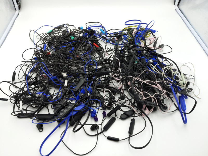 SKULLCANDY JIB JIB+ WIRED/WIRELESS EARBUDS HEADPHONES S2JPW S2DUW LOT50+