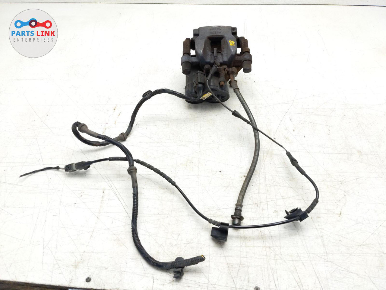 201720 JAGUAR FPACE REAR RIGHT DISC BRAKE CALIPER ACTUATOR MOTOR PADS