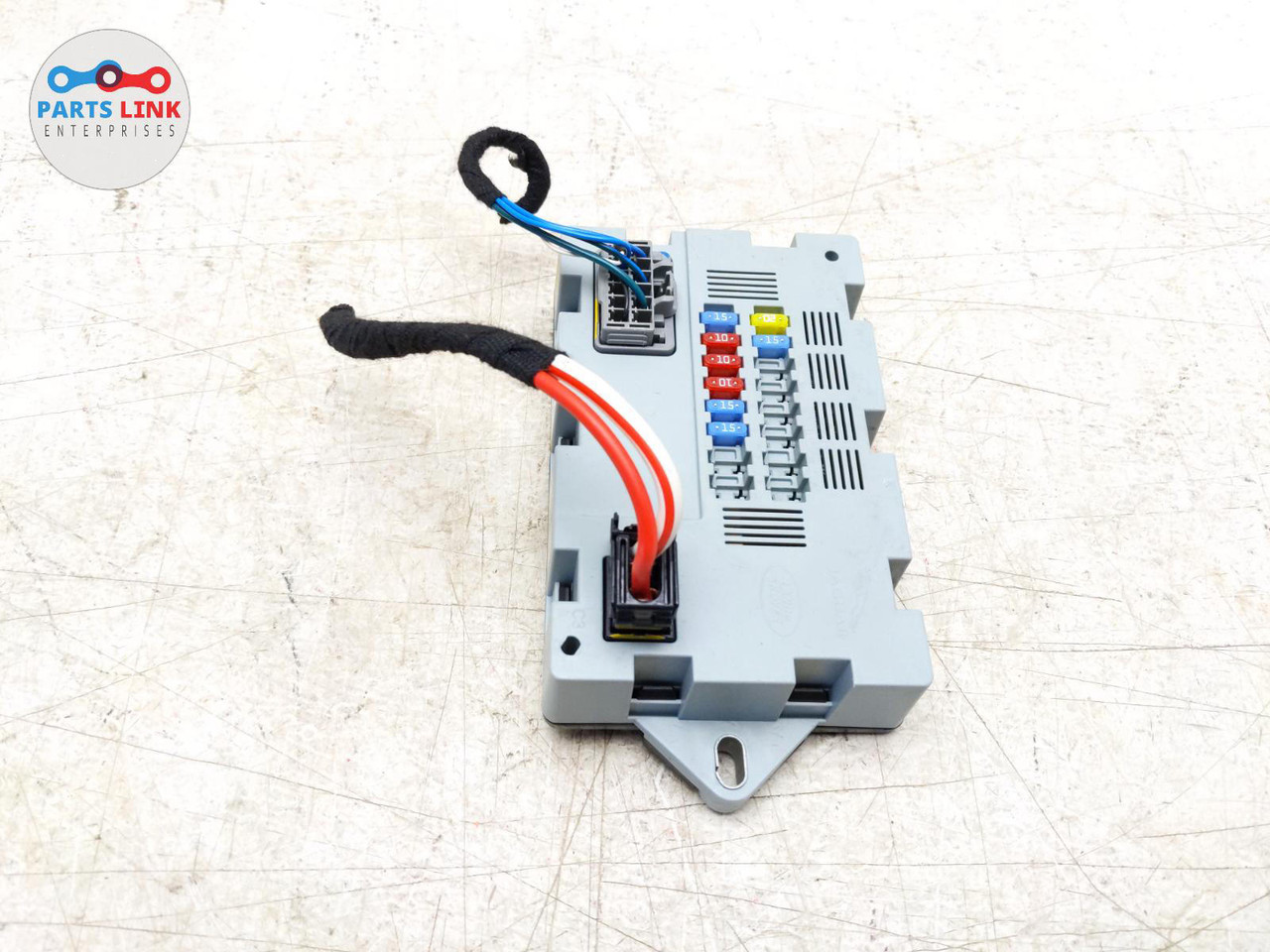 201720 JAGUAR FPACE RIGHT REAR FUSEBOX POWER RELAY FUSE BOX