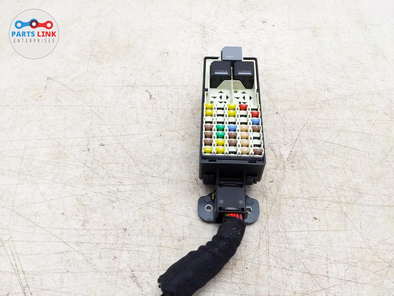 201720 JAGUAR FPACE RIGHT DASH FUSEBOX POWER RELAY FUSE BOX POWER