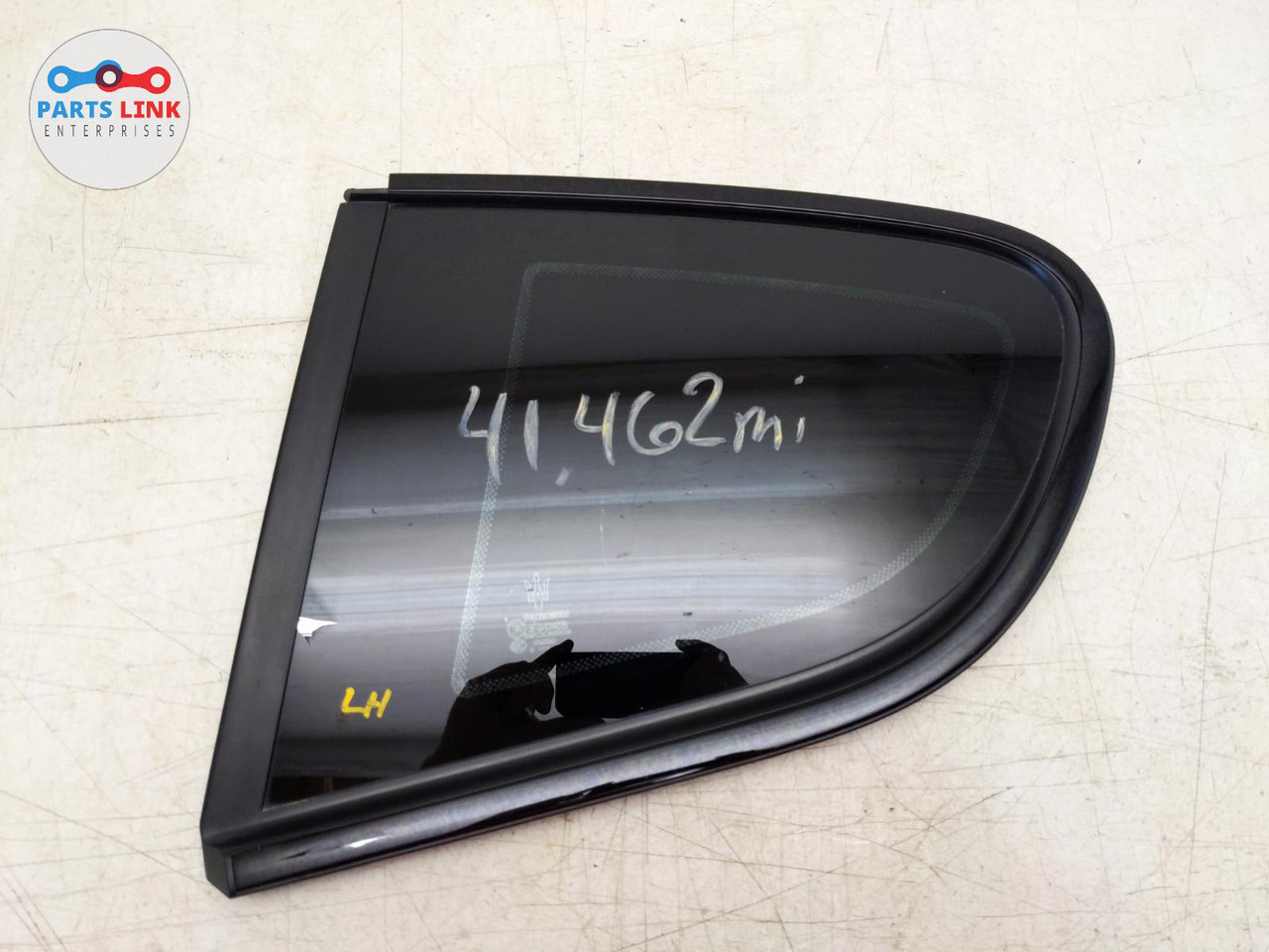 0719 MASERATI GRANTURISMO REAR LEFT QUARTER GLASS VENT WINDOW TRIM MOLDING M145