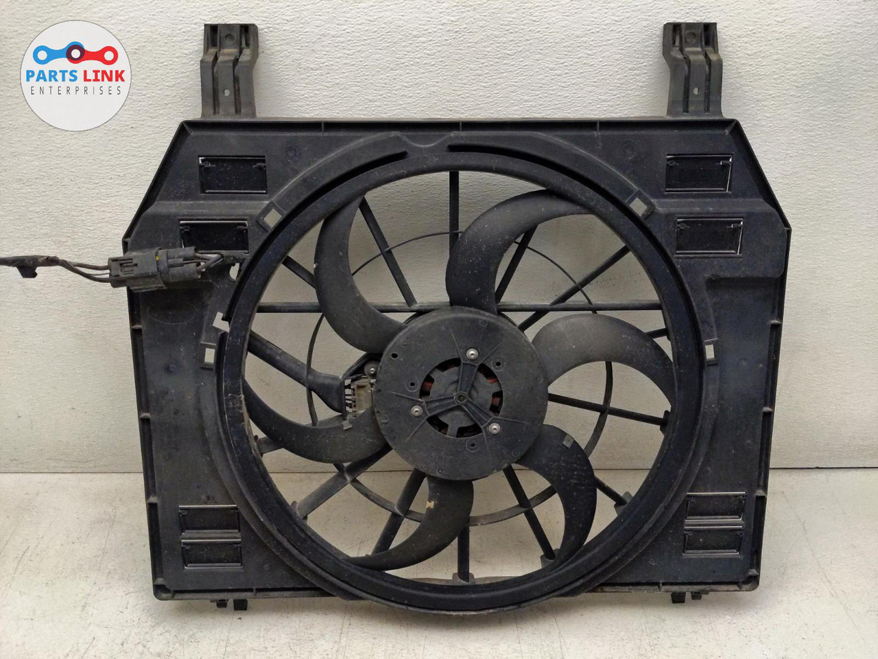 13-22 LR Range Rover Sport L494 L405 Engine Radiator Fan Shroud CPLA8A247AG OEM
