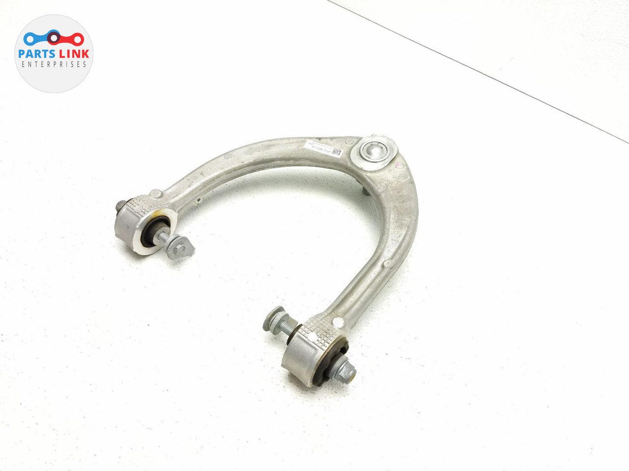 How To Replace The Front Lower Suspension Wishbone Arms On A Discovery 3, 4, And Range Rover Sport | Skill Shack