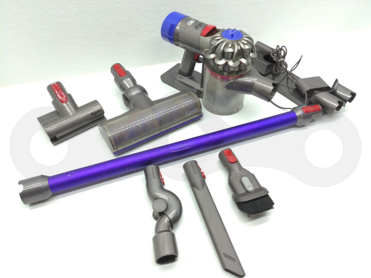 DYSON V8 ANIMAL+ Plus CORDLESS Stick VACUUM CLEANER SET