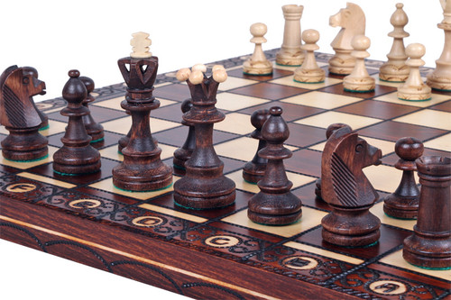 STUNNING SENATOR WOODEN CHESS SET Hand crafted board and pieces Great gift 