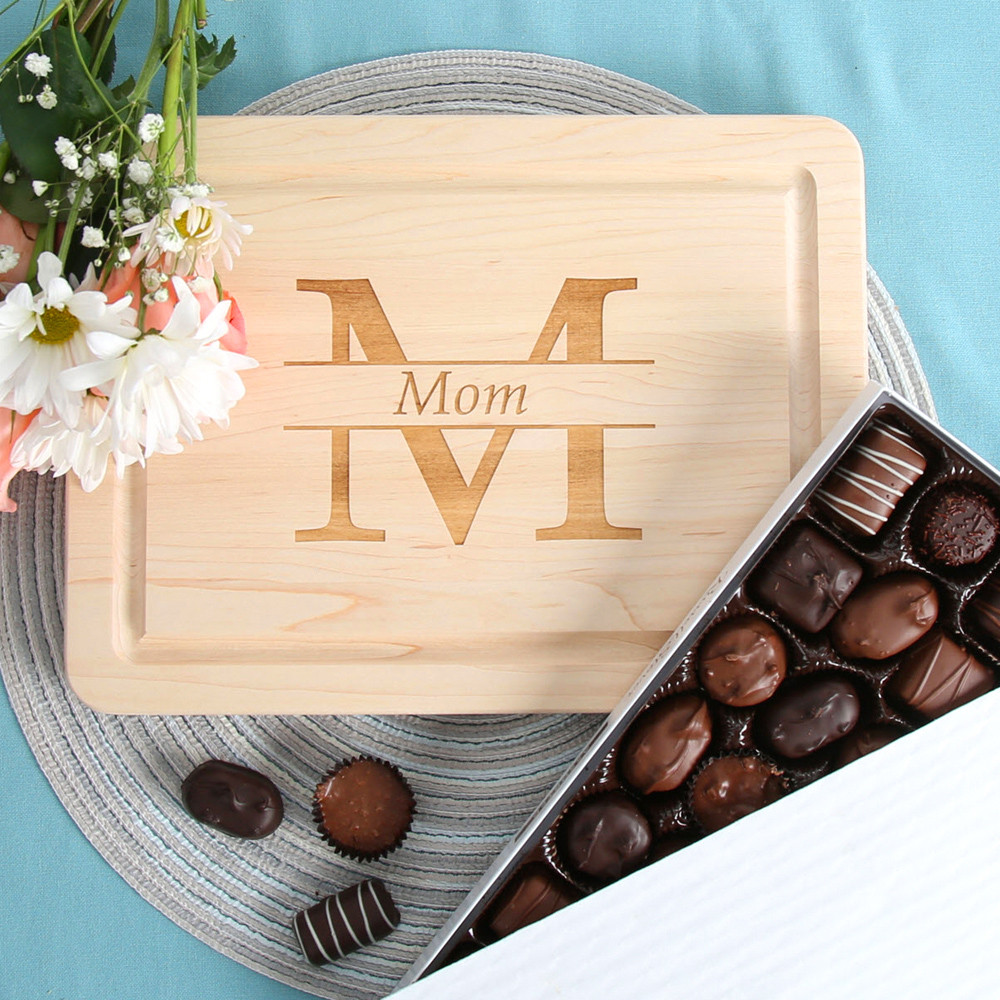 https://cdn10.bigcommerce.com/s-5avdh/products/505/images/2105/mom-mothers-day-cutting-board-2__51937.1487949654.1280.1280.jpg?c=2