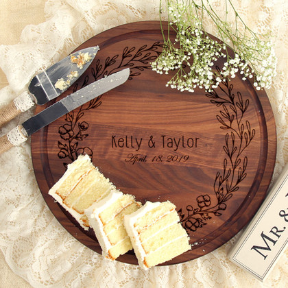 wreath-walnut-wedding-gift-cutting-board