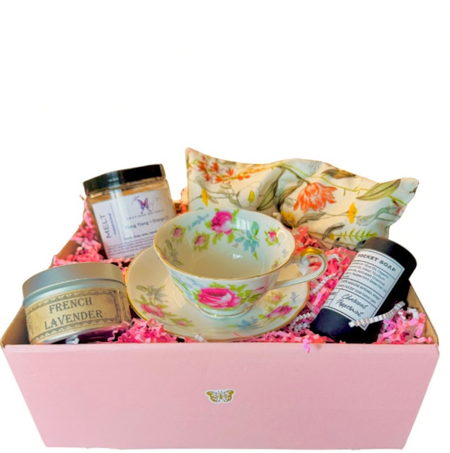 VINTAGE TEA CUP AND SPA BLISS BOX PACKAGE