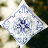 Snowflake Tiny Treasured Diamond Beaded Ornament Kit Mill Hill 2008