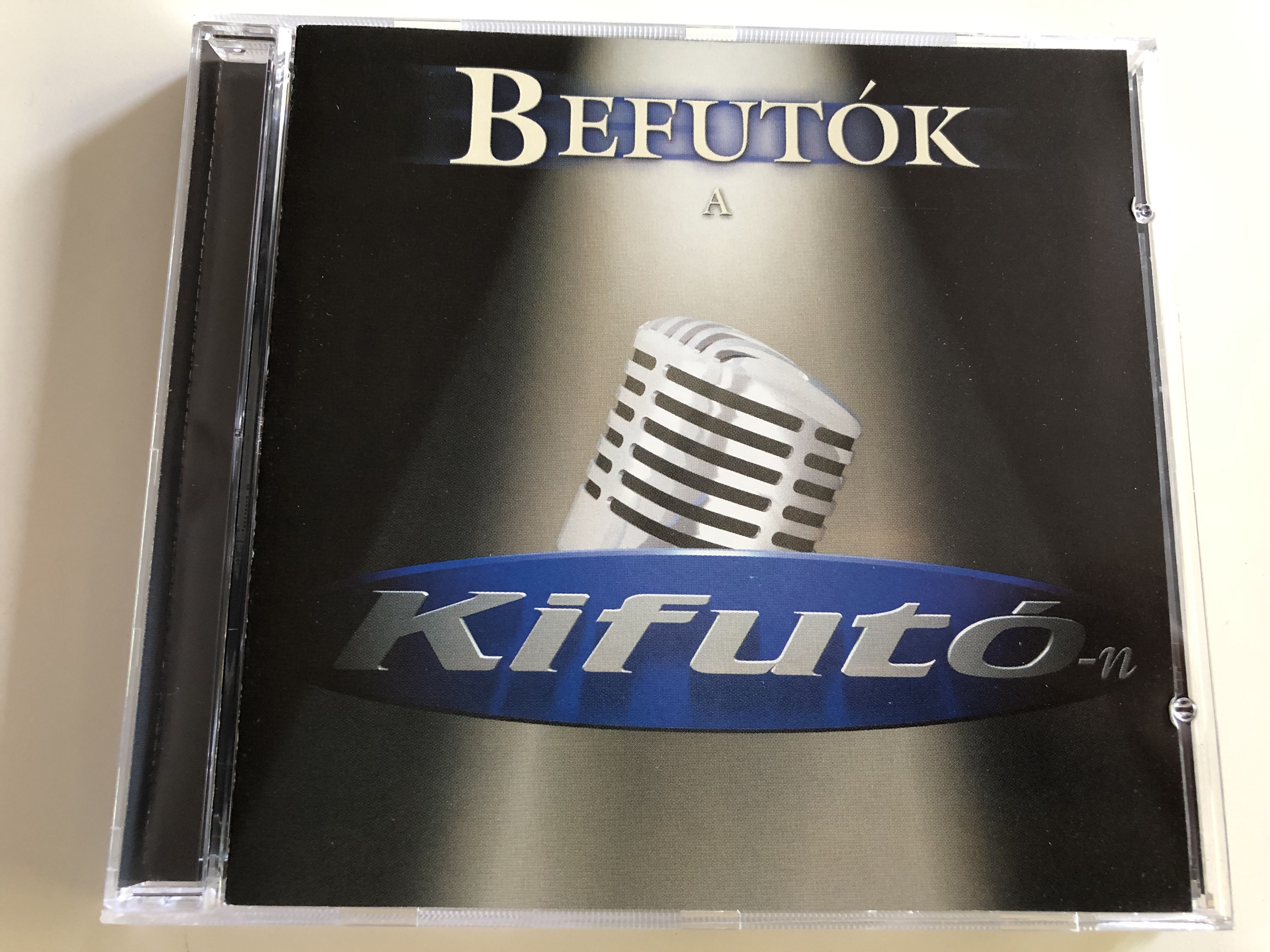-befut-k-a-kifut-n-kassai-t-mea-botos-eszter-bozsik-patrik-vincze-bea-majoros-d-ra-leslie-hungarian-popular-music-magneoton-audio-cd-1998-1-.jpg