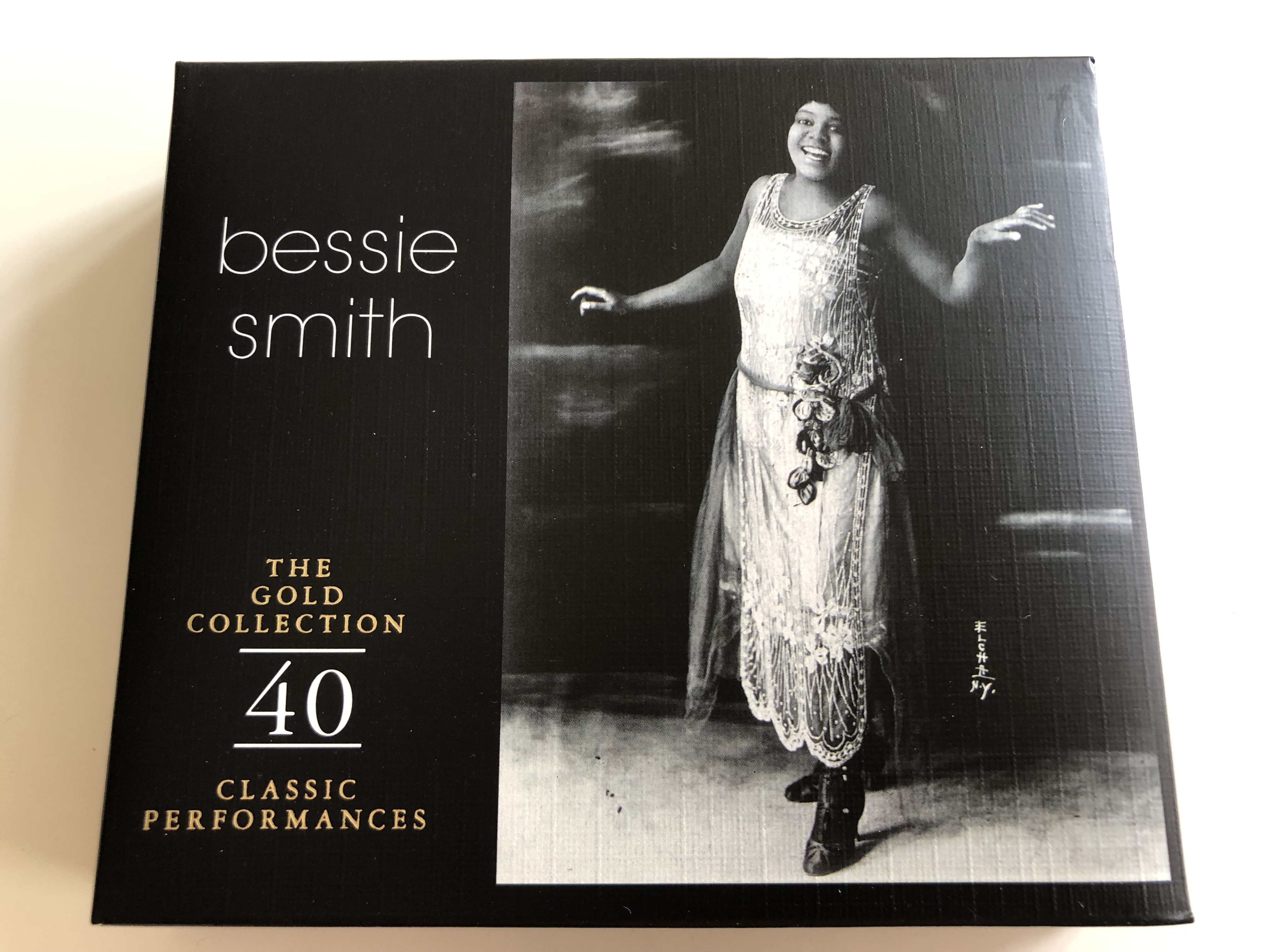 -bessie-smith-the-gold-collection-40-classic-performances-1-.jpg