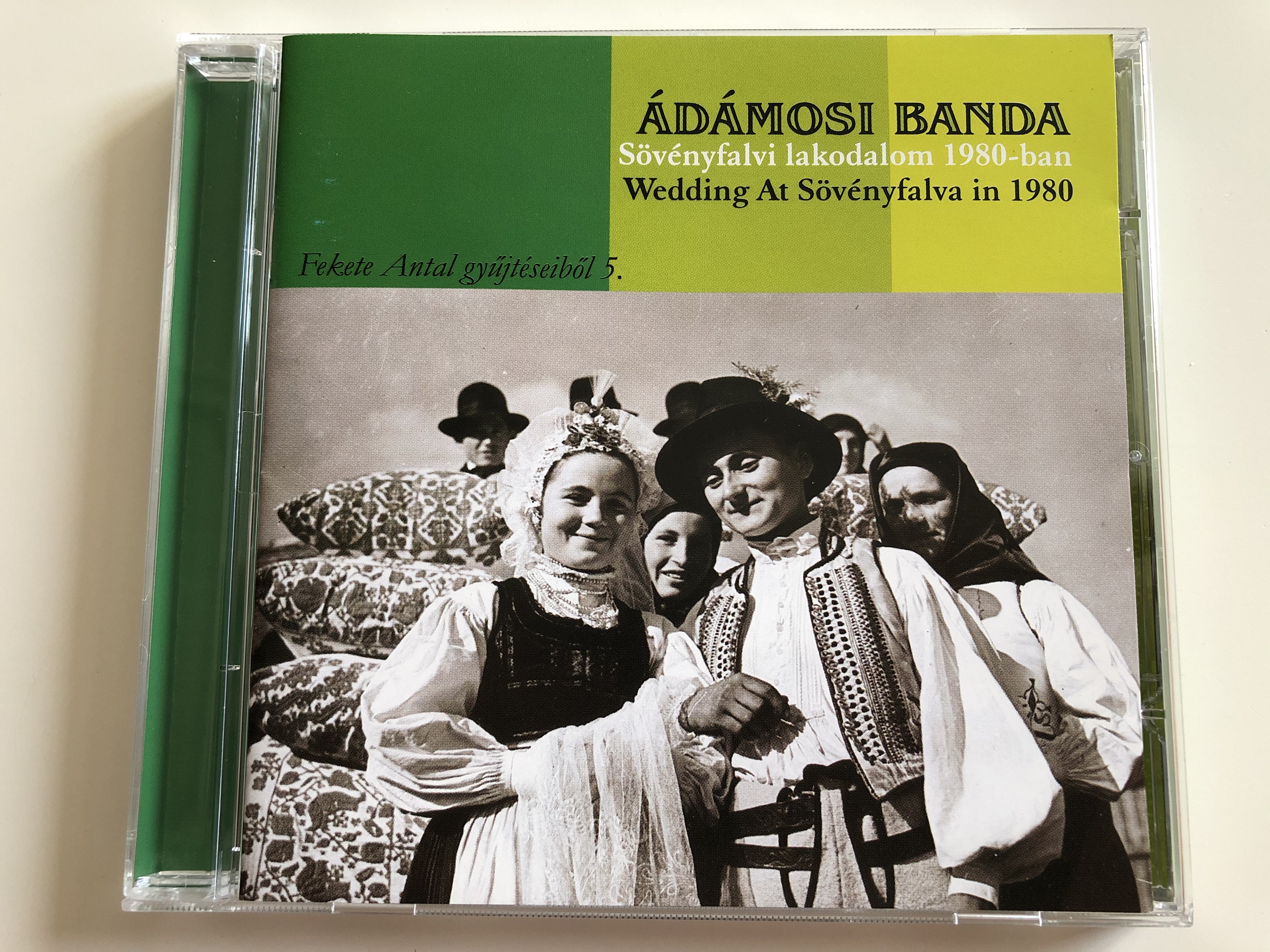 -d-mosi-banda-s-v-nyfalvi-lakodalom-1980-ban-wedding-at-s-v-nyfalva-in-1980-fekete-antal-gyujteseibol-5.-folk-eur-pa-audio-cd-2006-fecd-025-1-.jpg