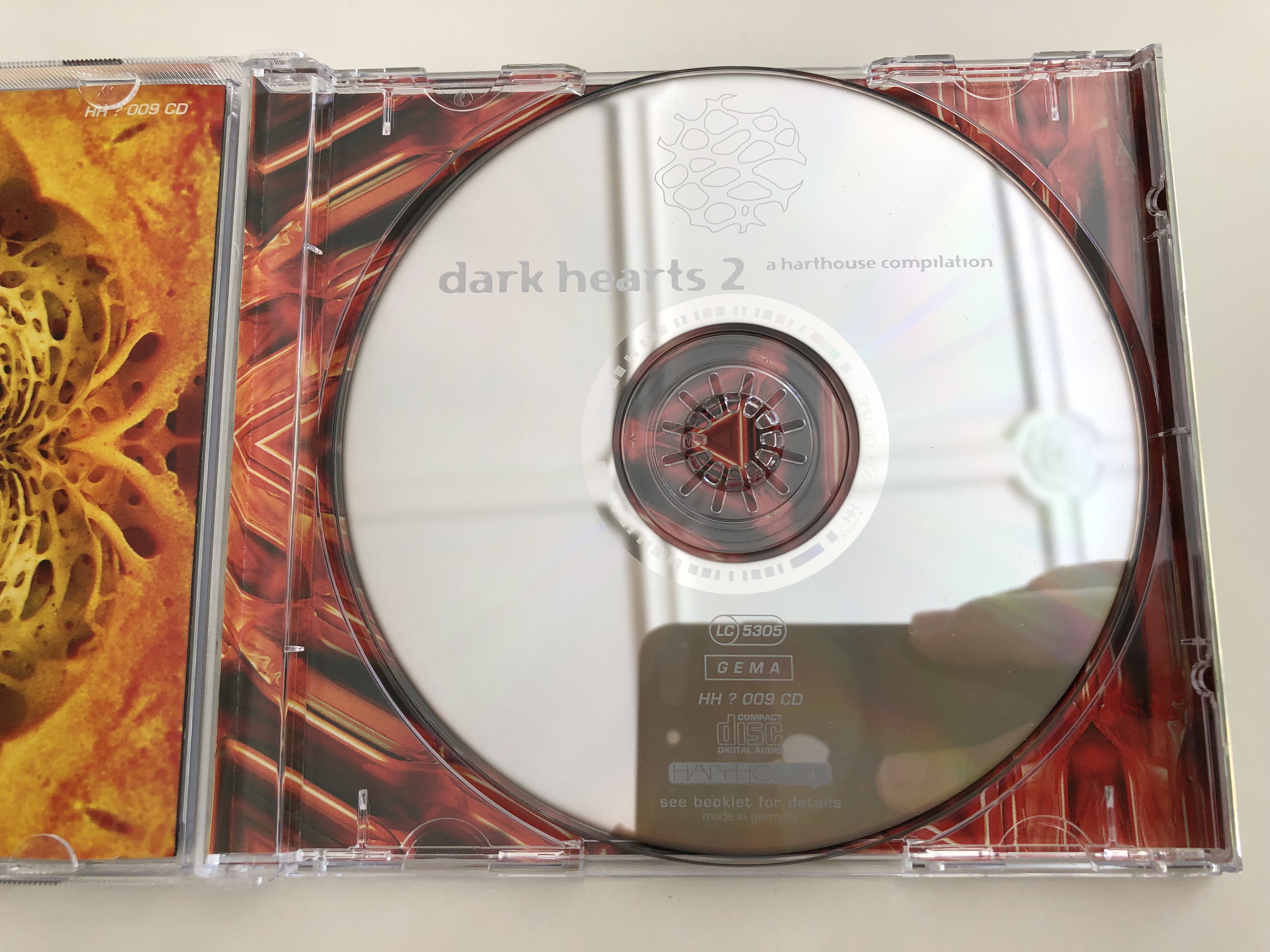 -dark-hearts-vol-2-harthouse-compilation-claude-young-braincell-alter-ego-thor-inc.-hh-009-cd-audio-cd-1995-eye-music-4-.jpg