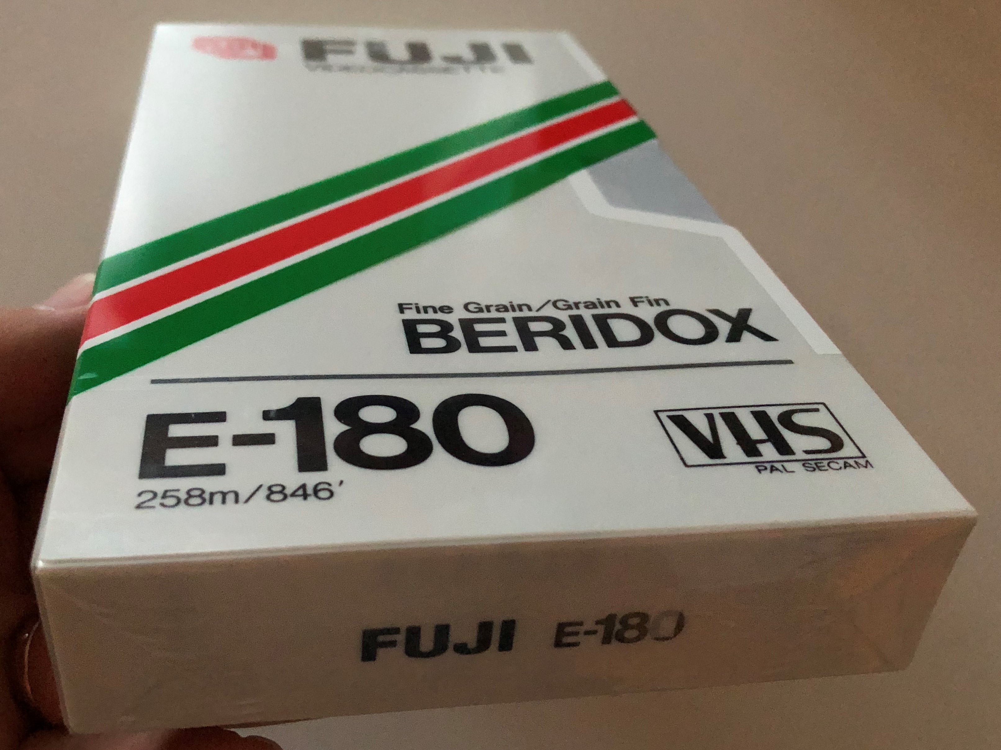 -fuji-e-180-videocassette-pal-secam-vhs-3.jpg