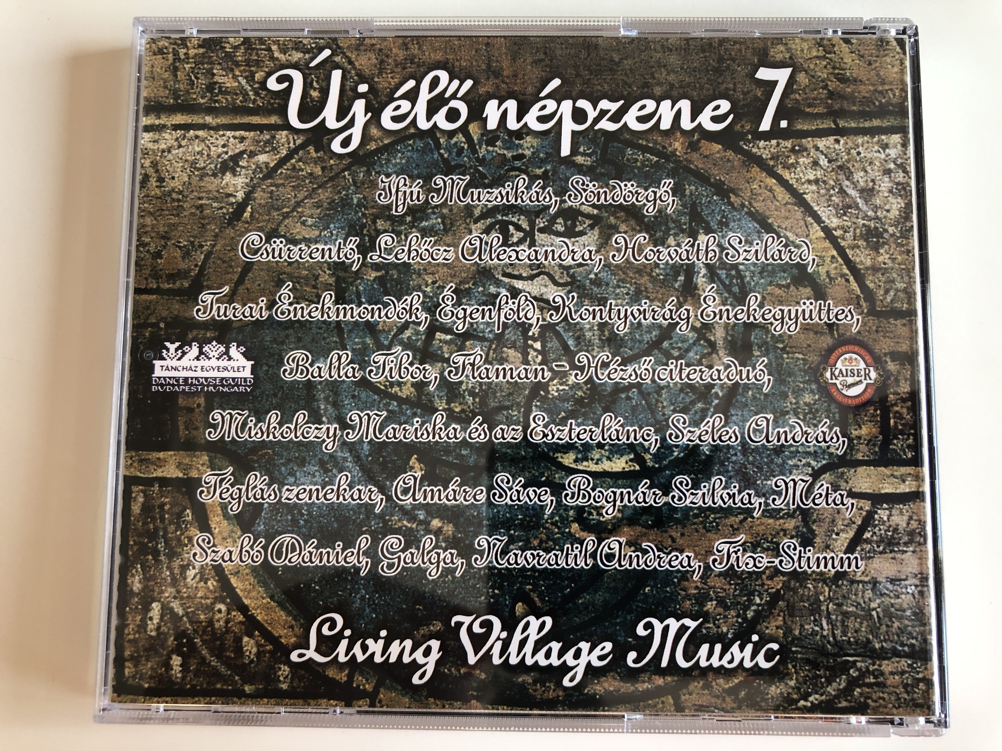 -j-l-n-pzene-7.-living-village-music-t-nch-z-egyes-let-audio-cd-2001-fmvmcd-007-6-.jpg