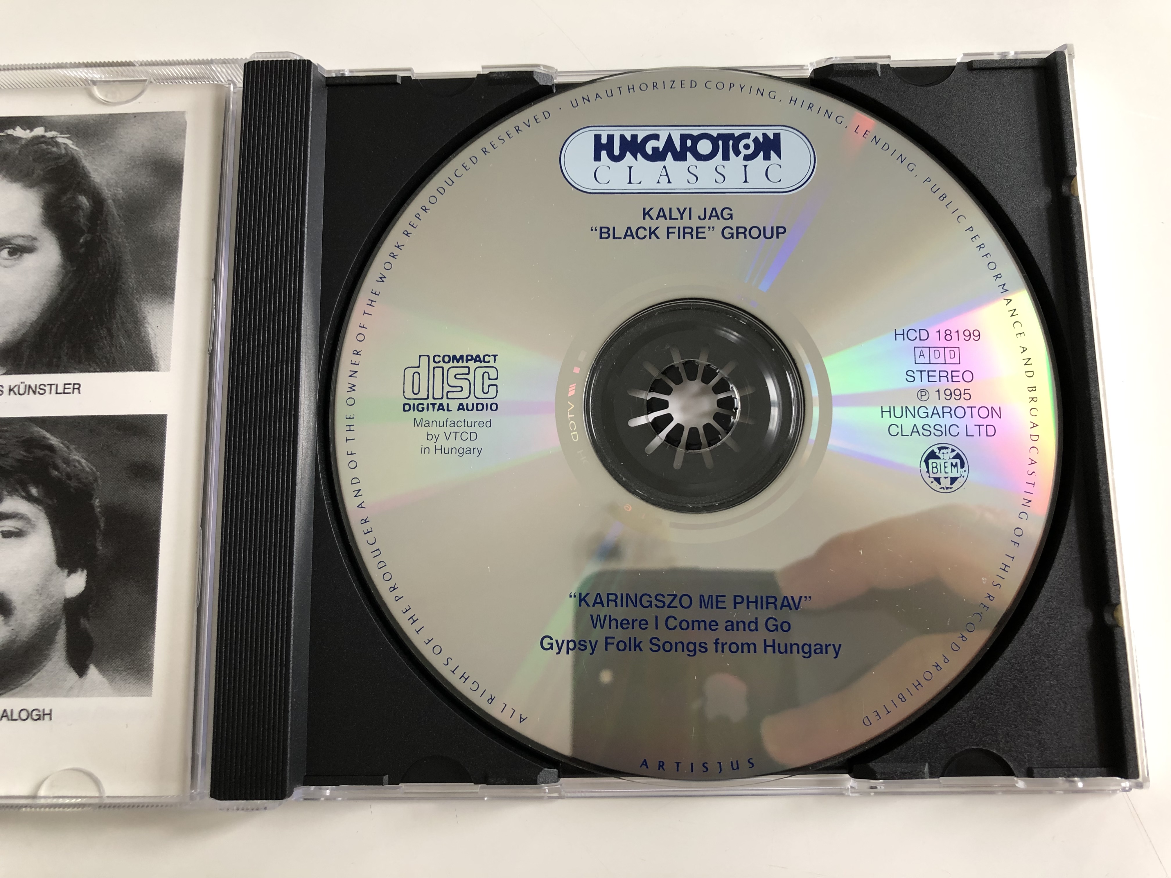 -karingszo-me-phirav-gypsy-folk-songs-from-hungary-kalyi-jag-black-fire-group-hungaroton-audio-cd-1995-stereo-hcd-18199-13-.jpg