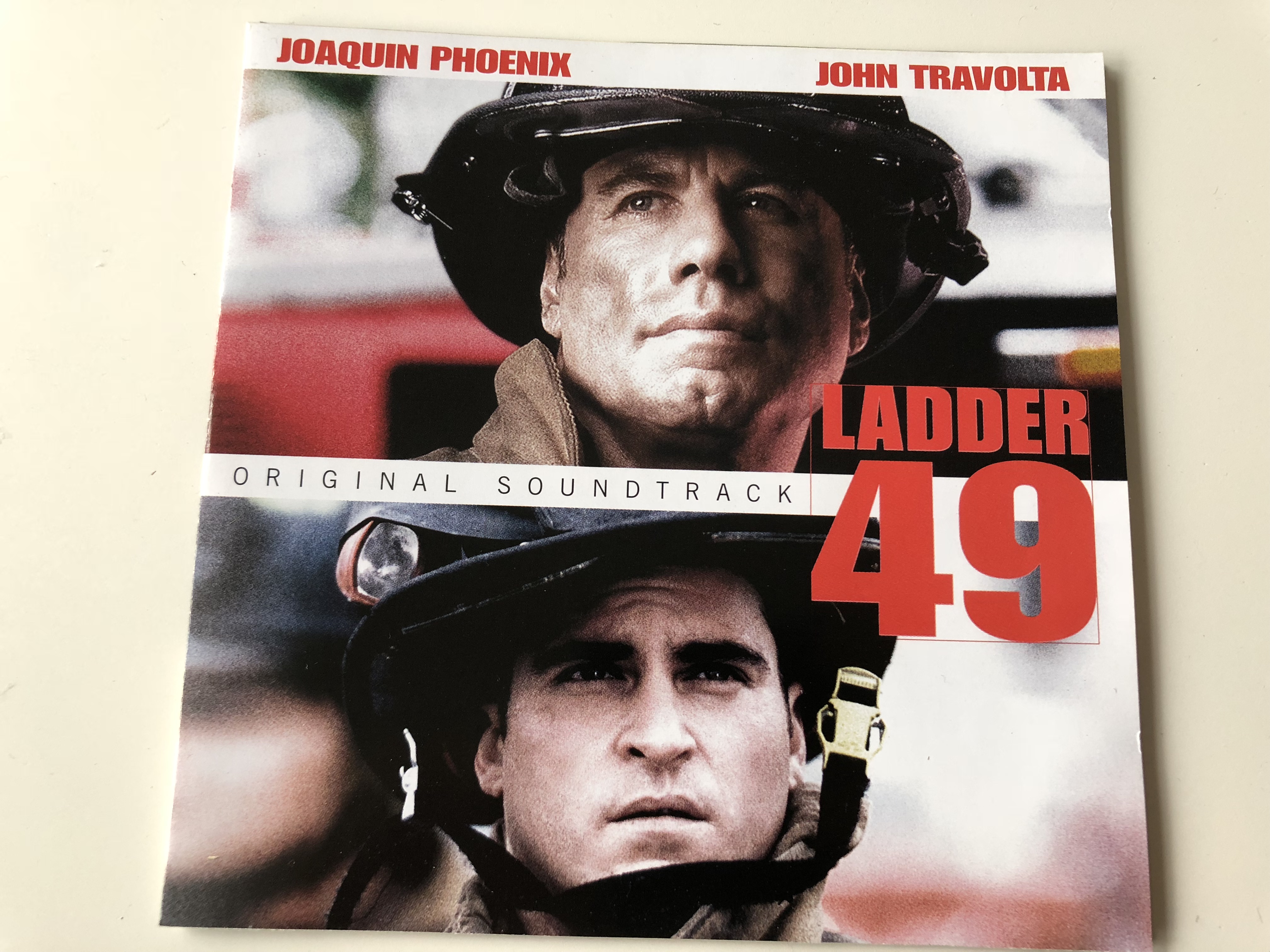 -ladder-49-original-soundtrack-joaquin-phoenix-john-travolta-audio-cd-2004-hollywood-records-1-.jpg