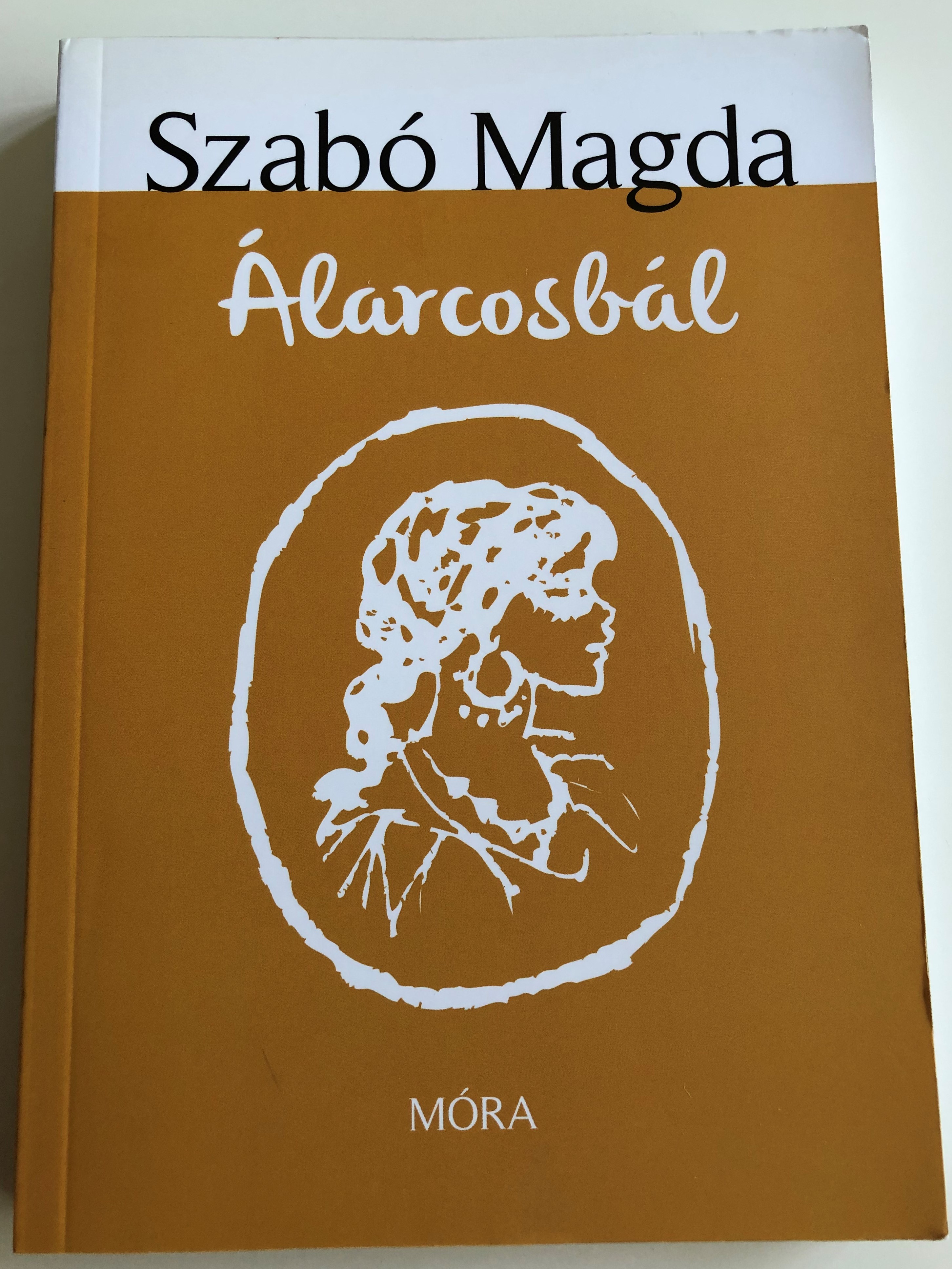 -larcosb-l-by-szab-magda-illustrated-by-reich-k-roly-7th-edition-m-ra-k-nyvkiad-2015-1-.jpg