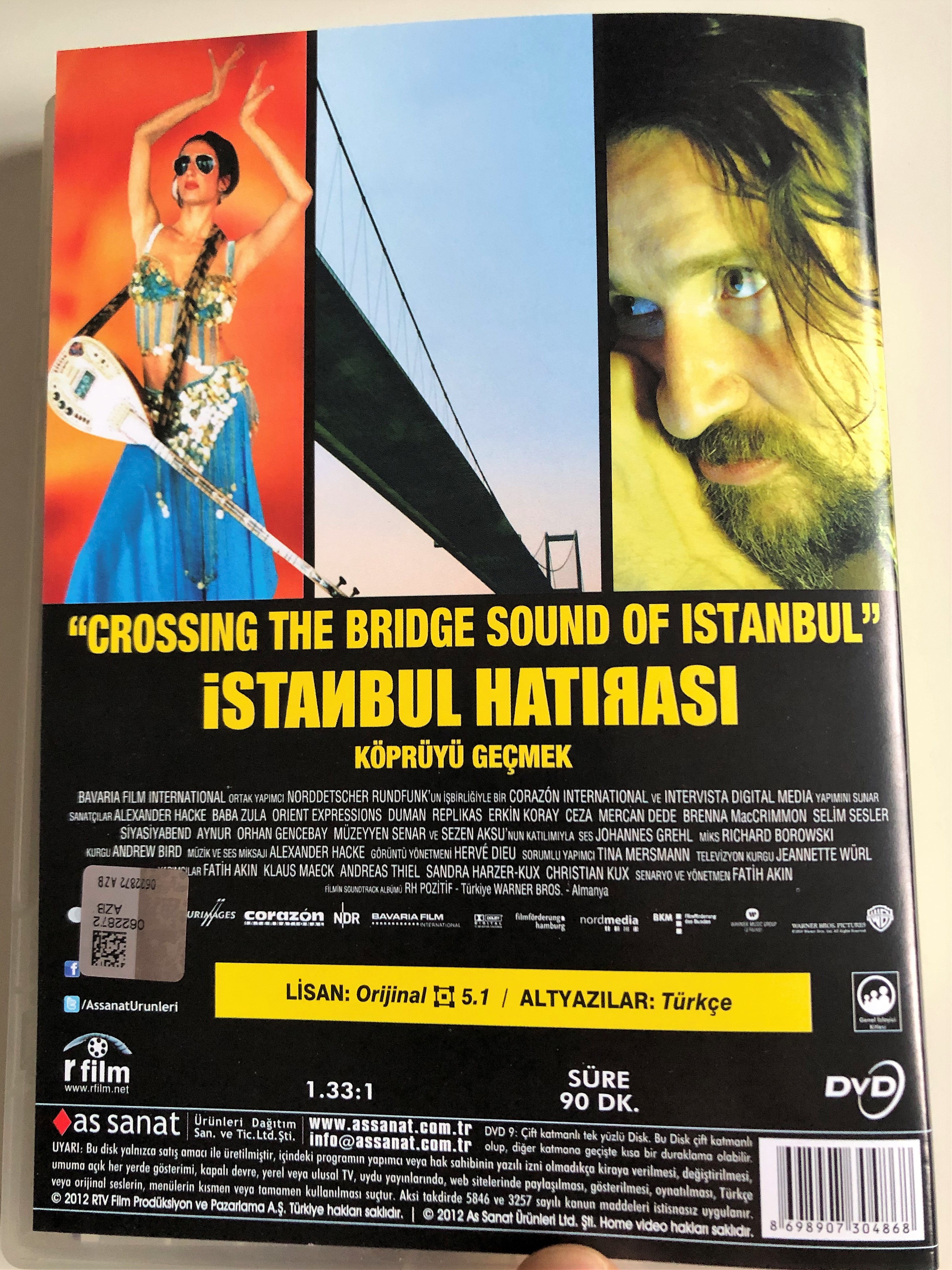 -stanbul-hat-ras-dvd-2005-crossing-the-bridge-sound-of-istanbul-directed-by-fatih-ak-n-documentary-a-journey-through-the-music-scene-in-modern-istanbul-2-.jpg
