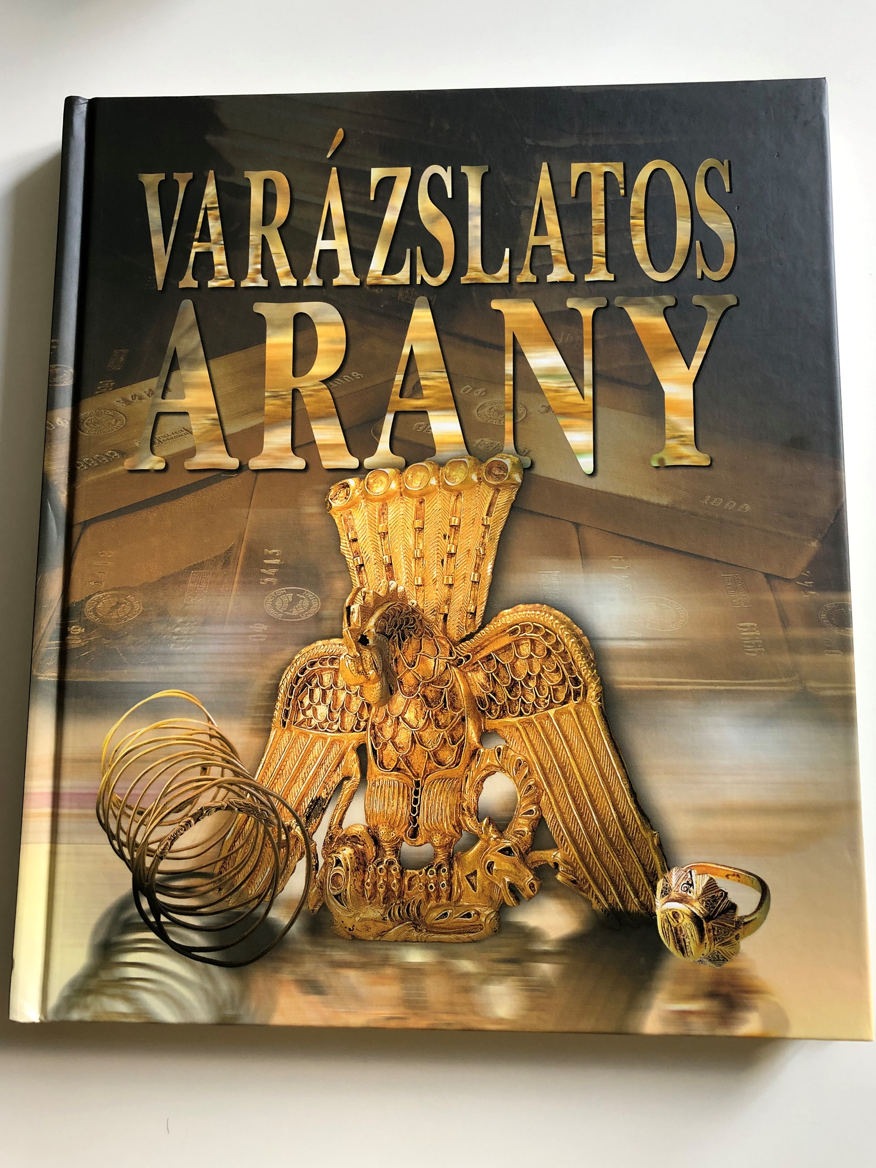 -var-zslatos-arany-hungarian-edition-of-zalato-mira-editor-reviczky-b-la-authors-roman-amosov-andrej-bocmanov-nyina-budanova-emma-csernuha-oksz-na-faisz-igor-gavrituhin-athenaeum-2005-1-.jpg