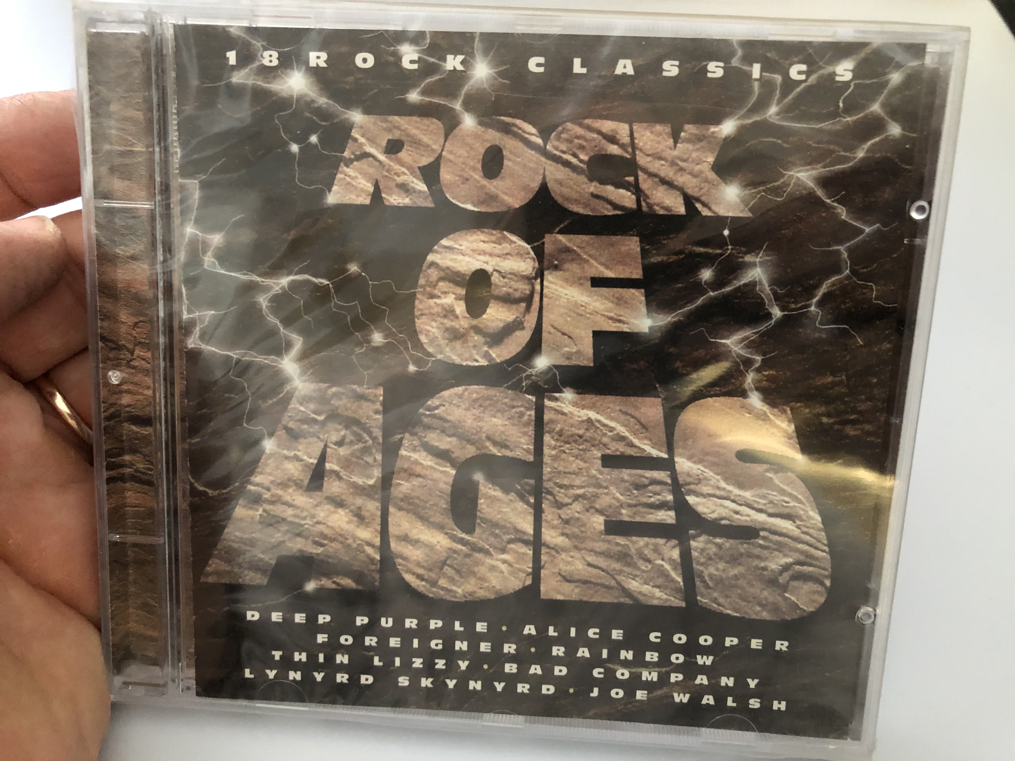 18-rock-classics-rock-of-ages-renaissance-music-audio-cd-1995-ren-cd-104-1-.jpg