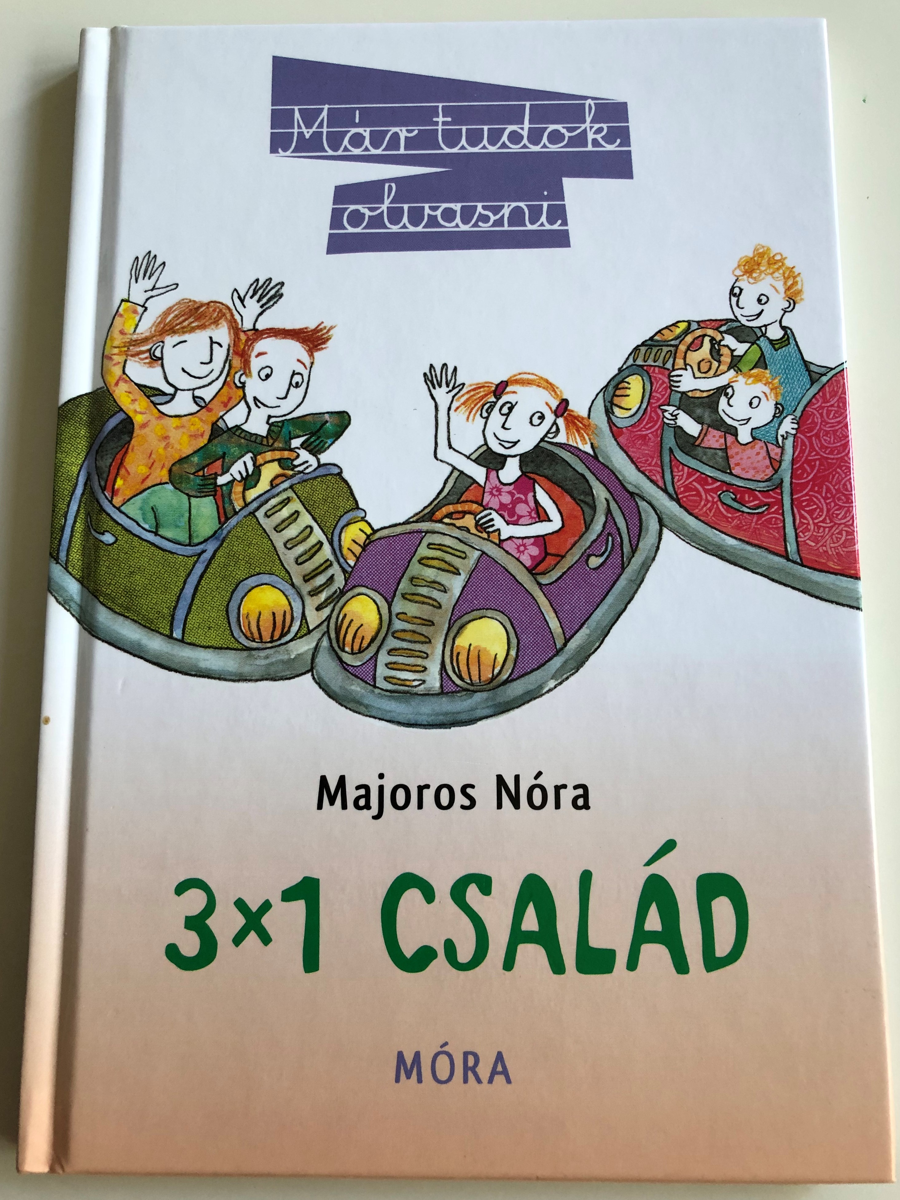 3x1-csal-d-by-majoros-n-ra-3x1-family-hungarian-novel-for-3rd-graders-m-r-tudok-olvasni-9.-m-ra-k-nyvkiad-2012-1-.jpg