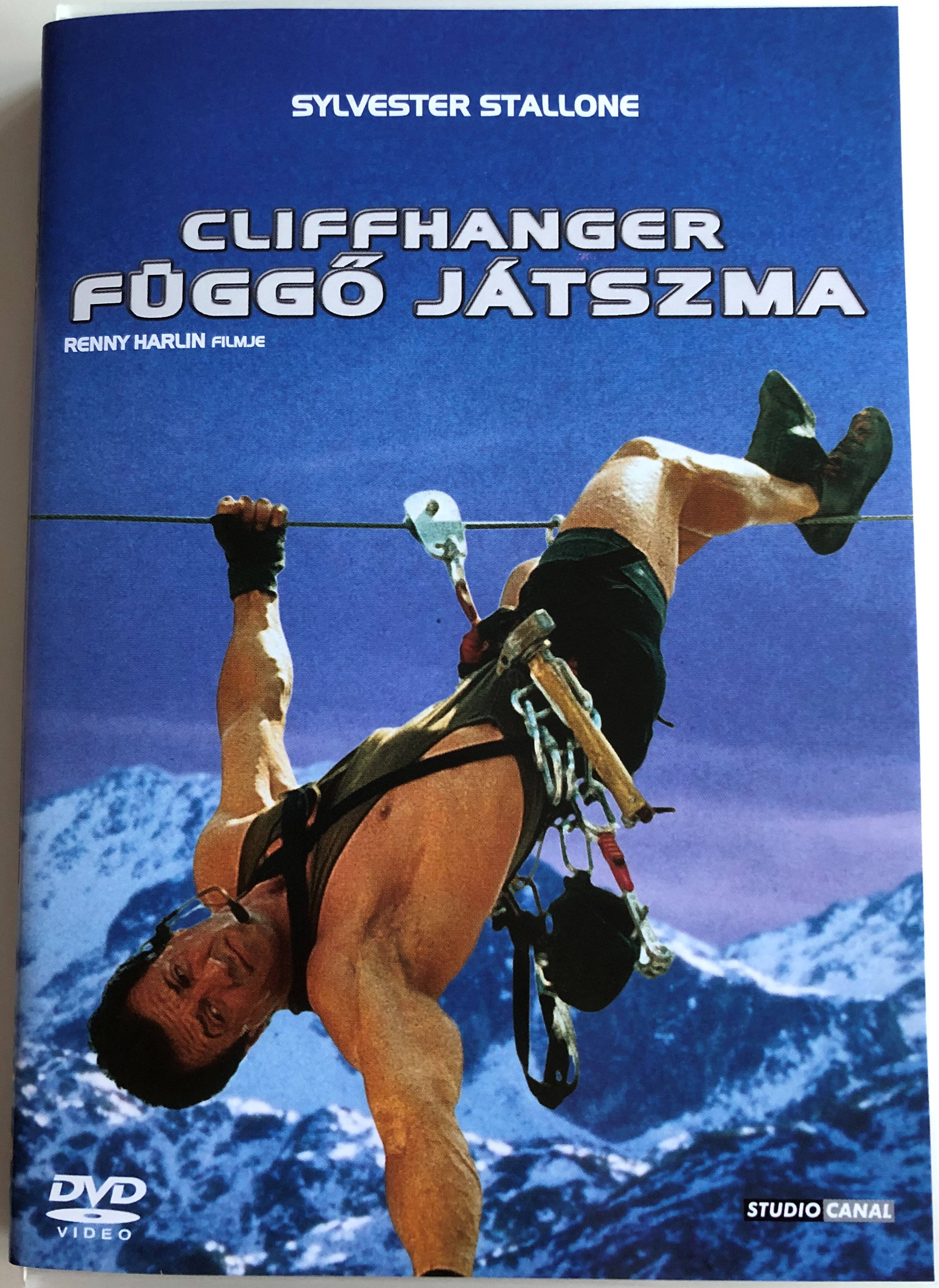 Cliffhanger 1993 Függő Játszma DVD / Directed by Renny Harlin / Starring:  Sylvester Stallone, John Lithgow, Michael Rooker, Janine Turner -  bibleinmylanguage