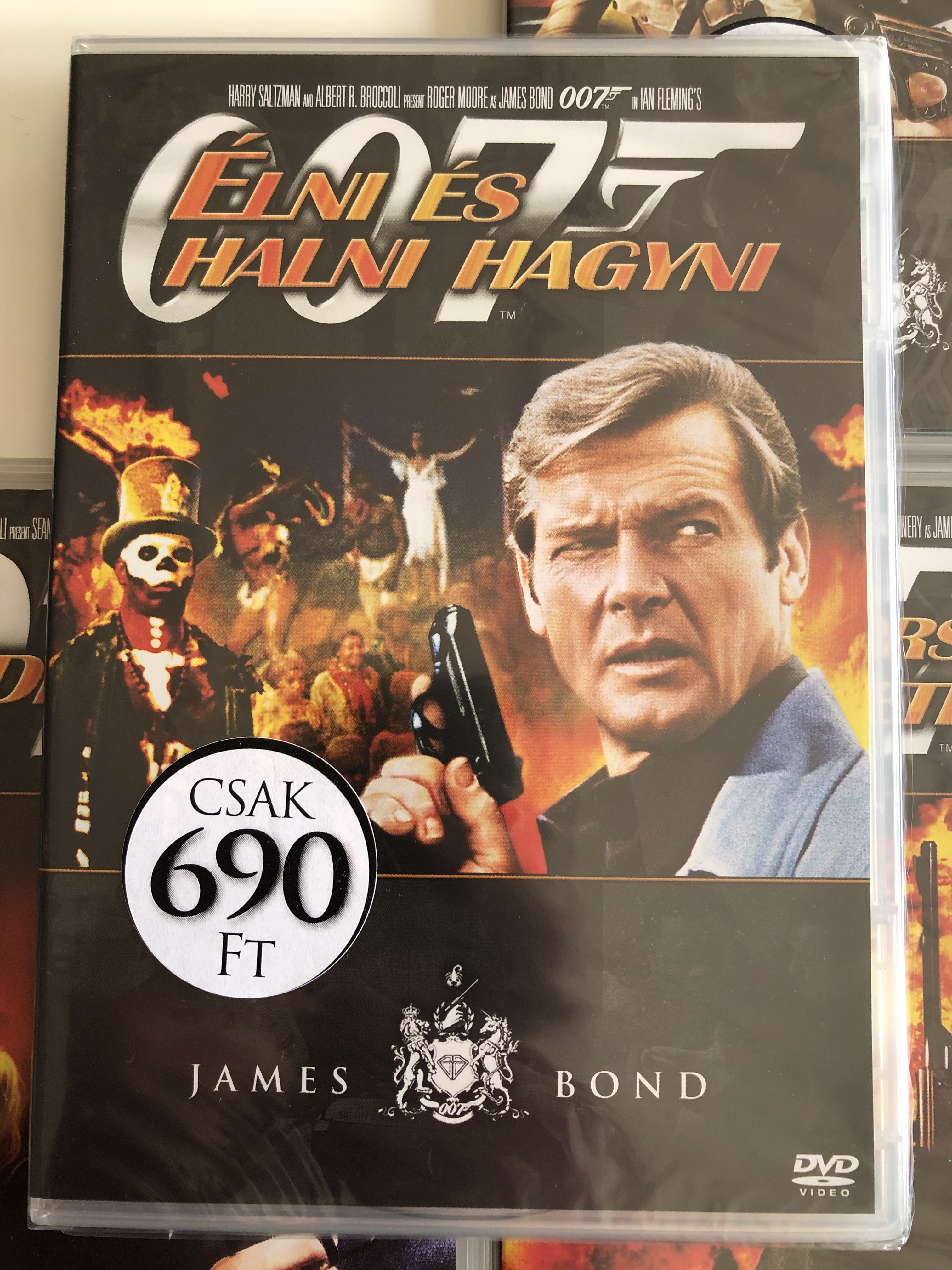 James Bond 007 - Live and Let Die DVD 1973 James Bond - Élni és halni  hagyni / Directed by Lewis Gilbert / Starring: Roger Moore, Yaphet Kotto,  Jane Seymour - bibleinmylanguage